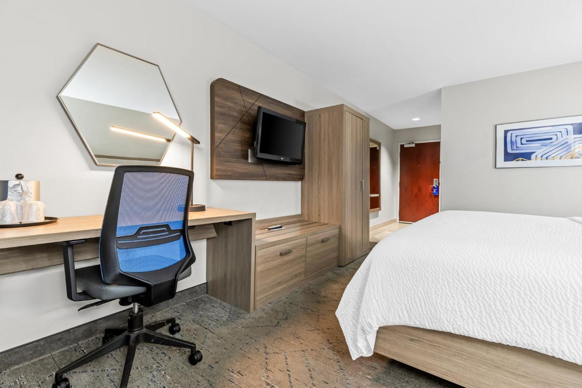 Standard King Room
