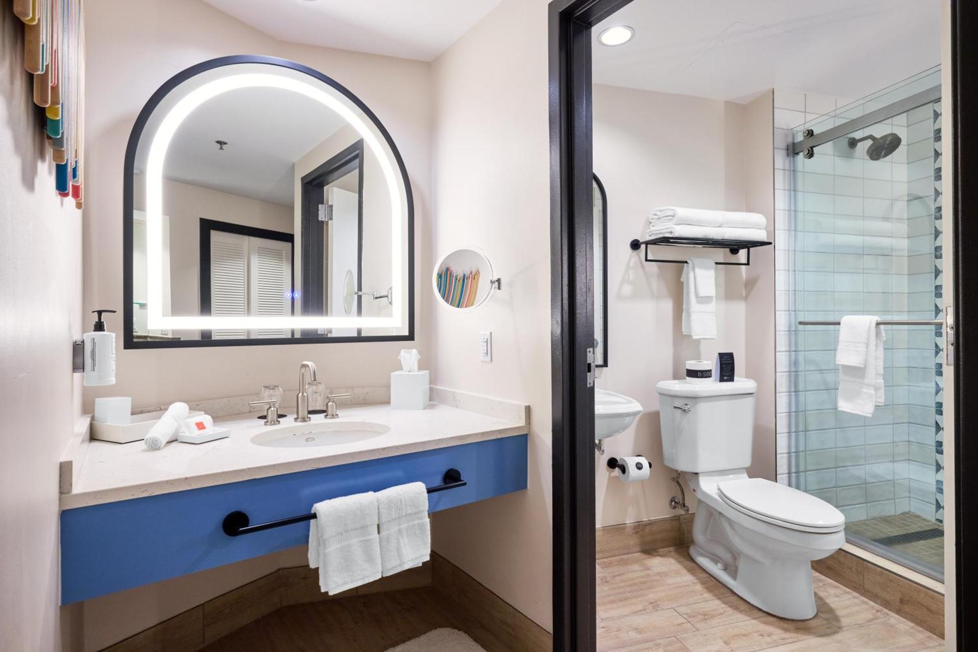 Standard View Room Includes ^ Universal Express Unlimited