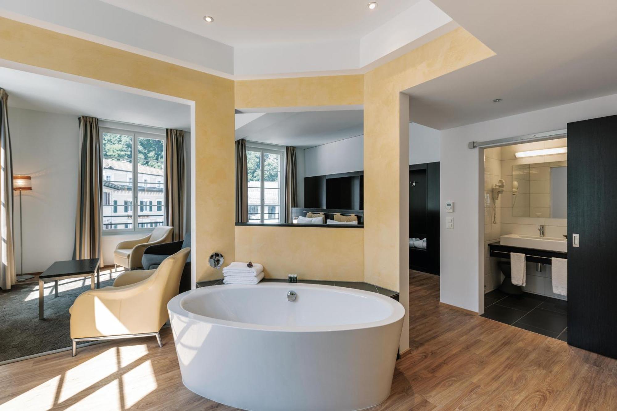 Junior Suite partially balcony
