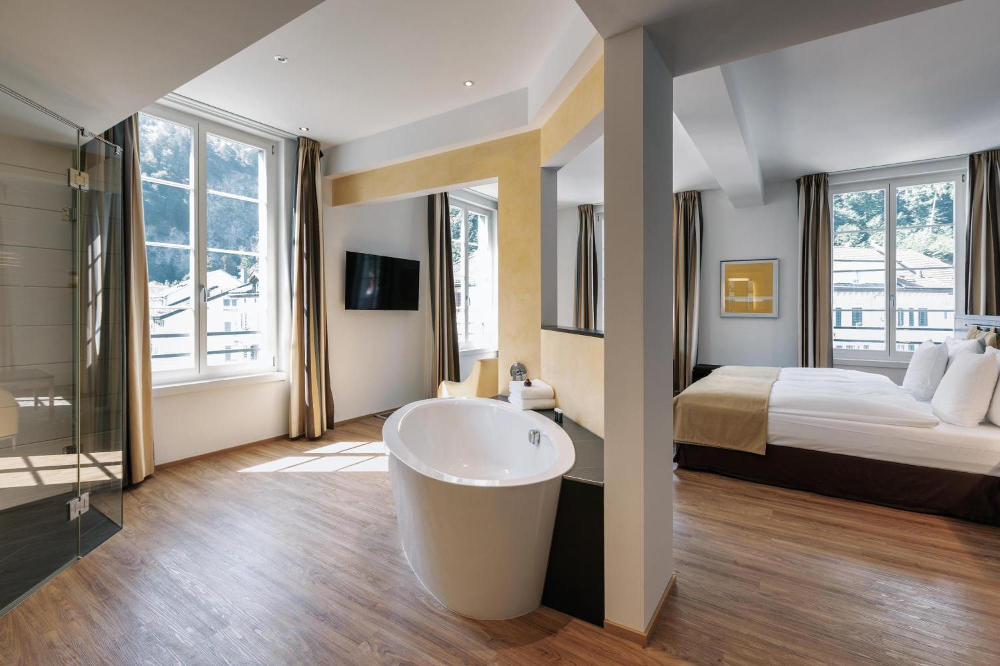 Junior Suite partially balcony