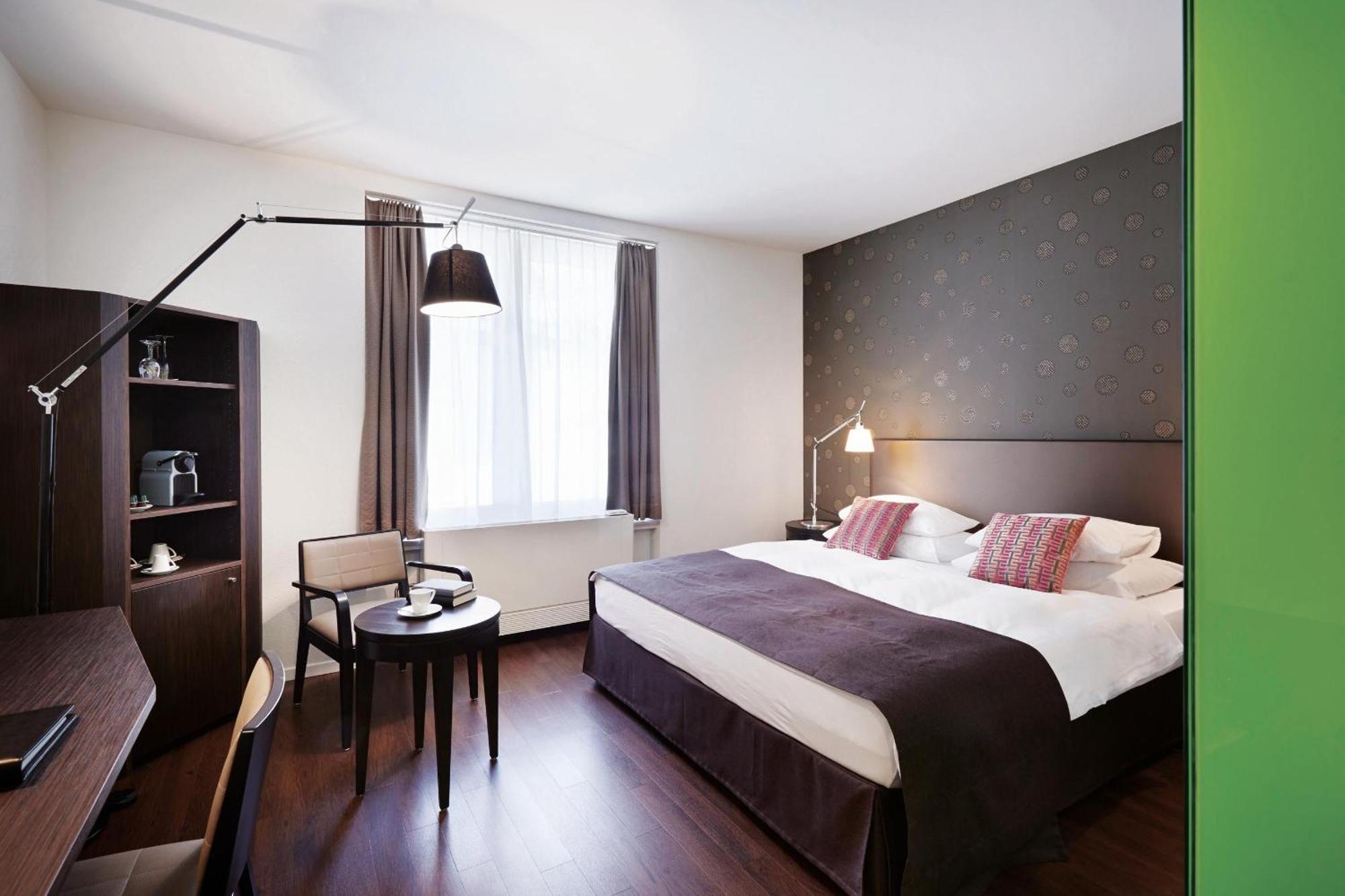 Superior King Room,1739360789:JPEG