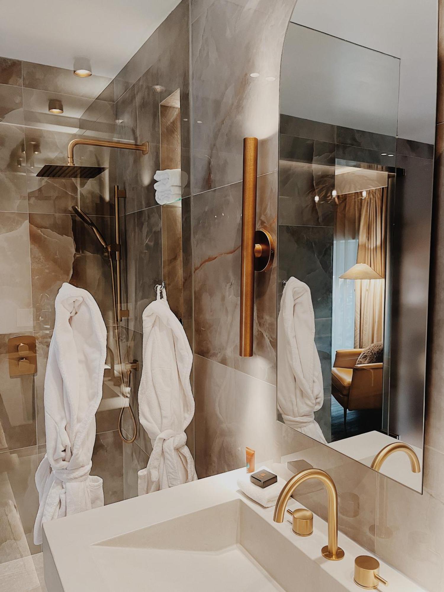 King Room Spa Bath