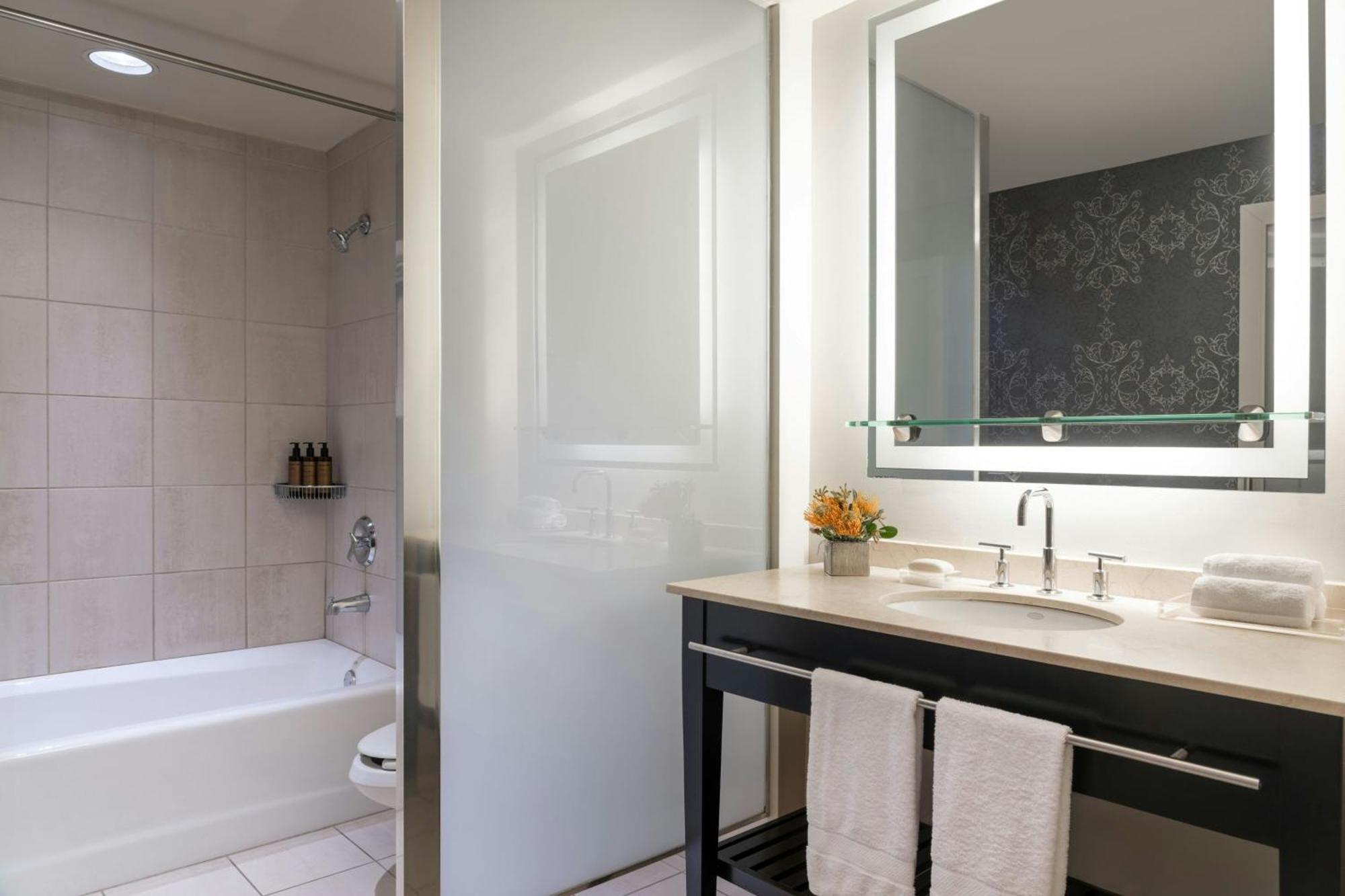 Deluxe Double Room Two Double Beds Tub Mobility or Hearing Accessible