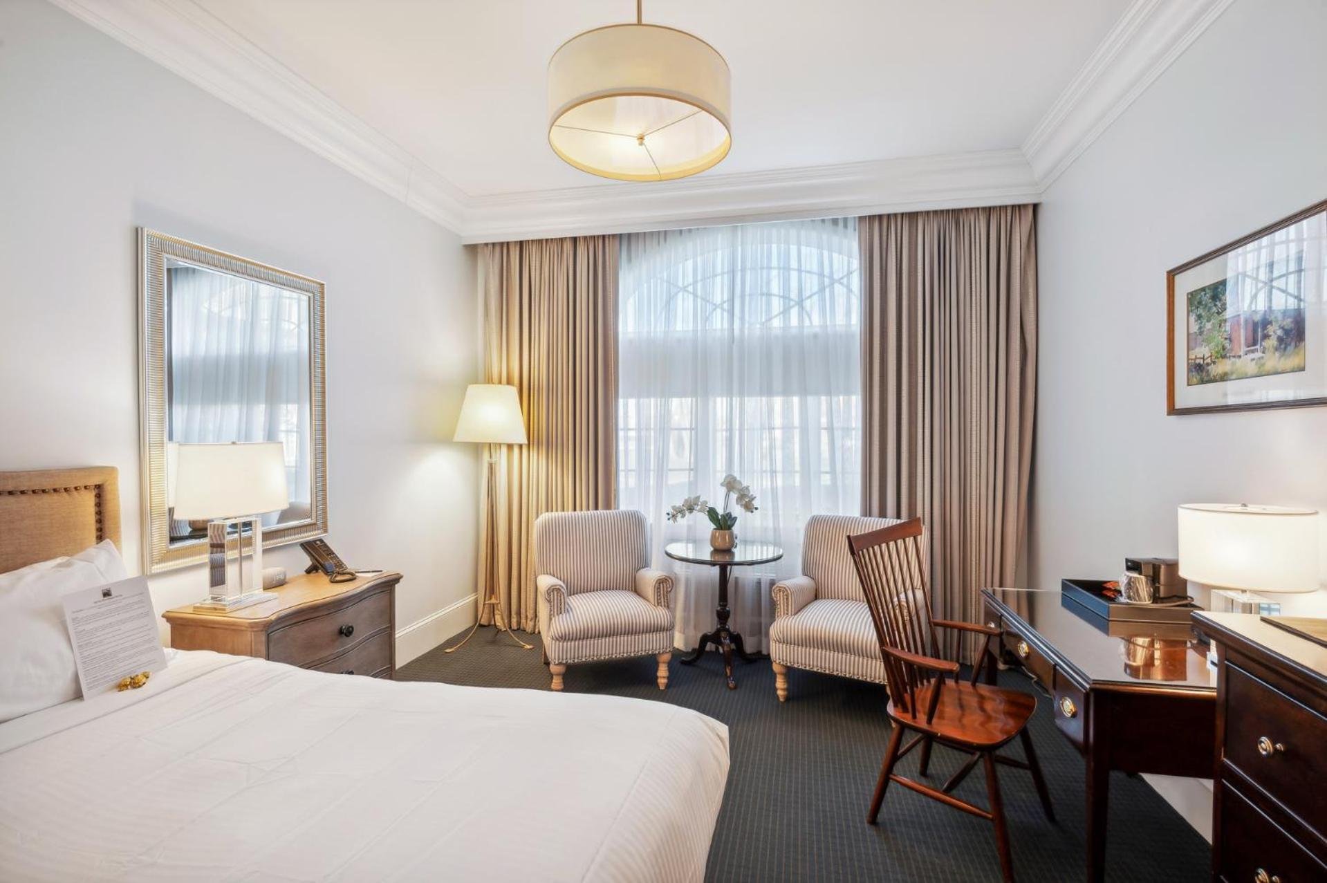 Luxury Deluxe King Room
