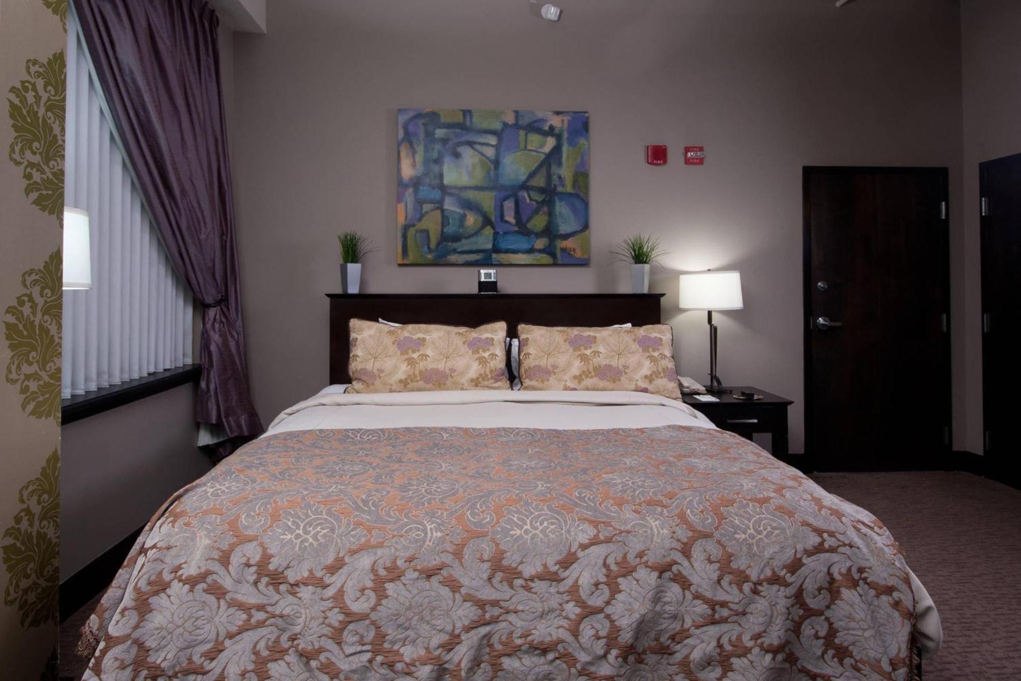 Standard King Room