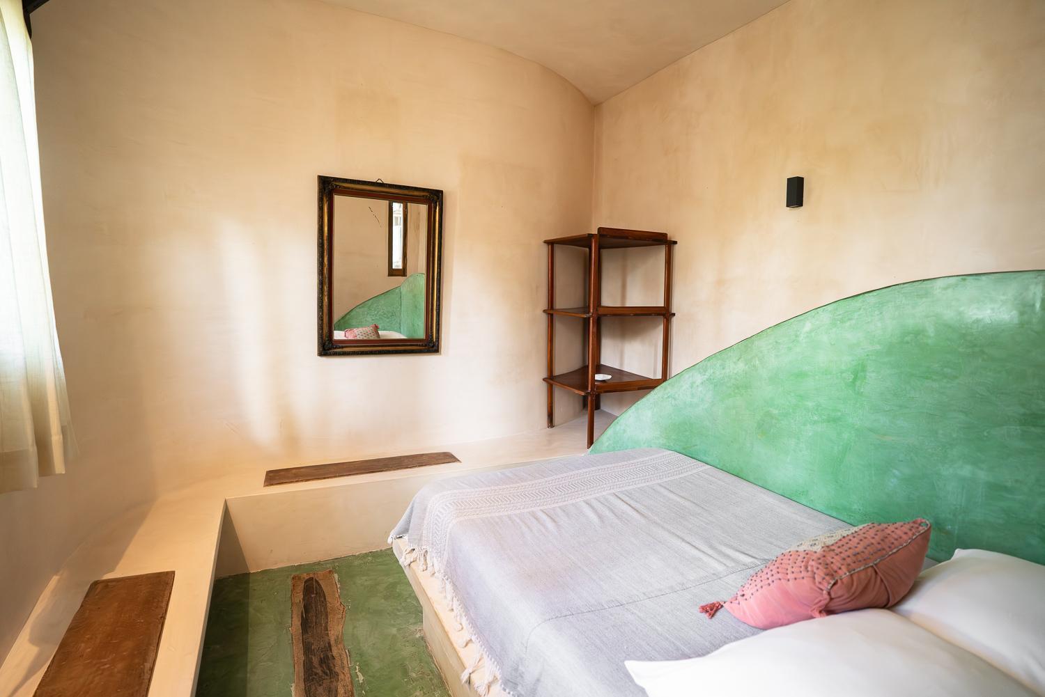 Room Partial Ocean View 1 king bed 1 double bed