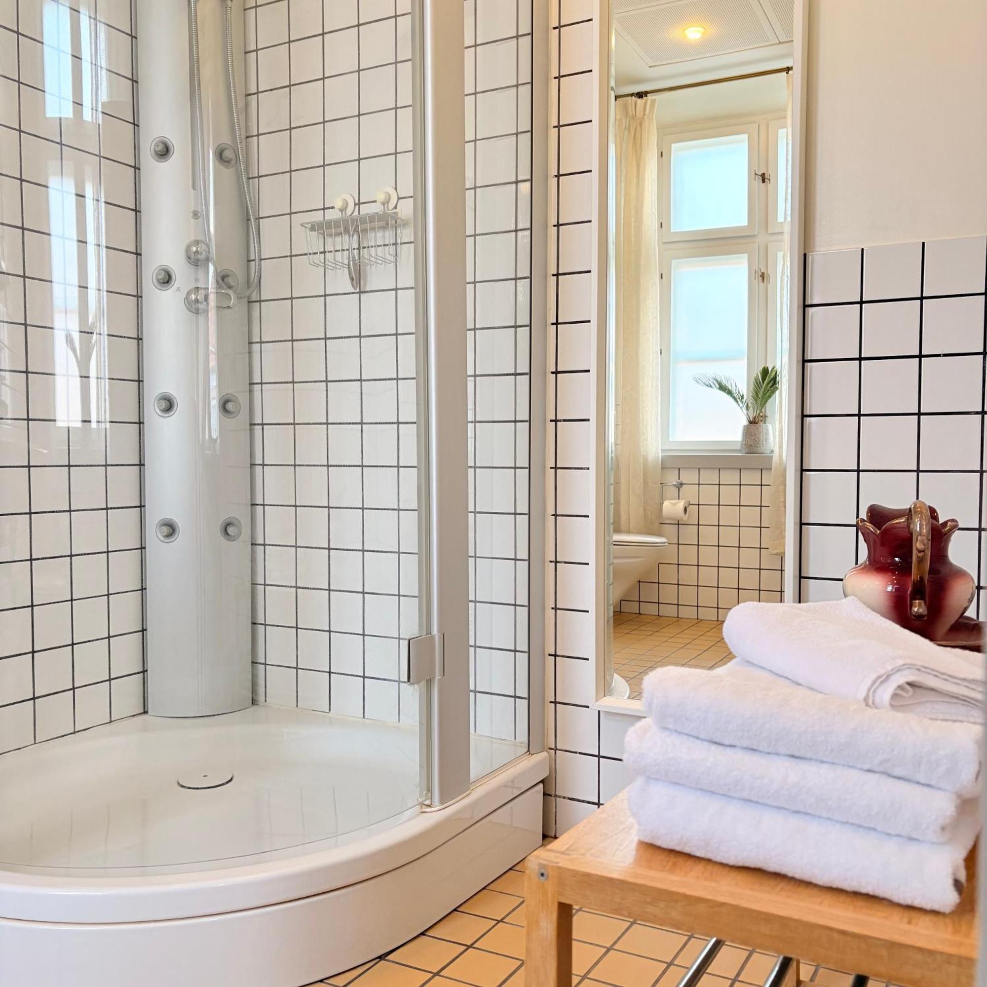 Executive King Suite - Non-Smoking