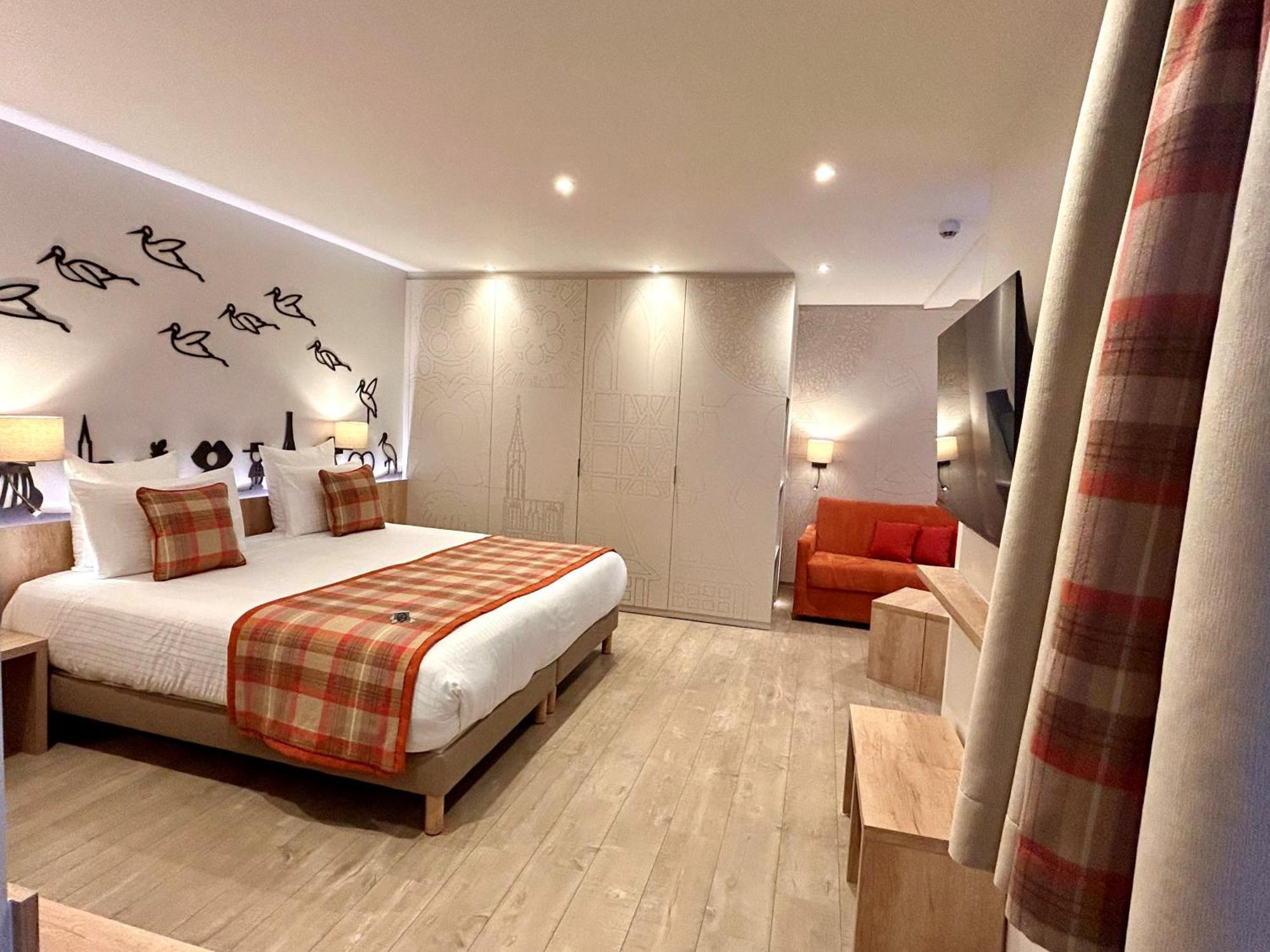 Junior Suite Shower