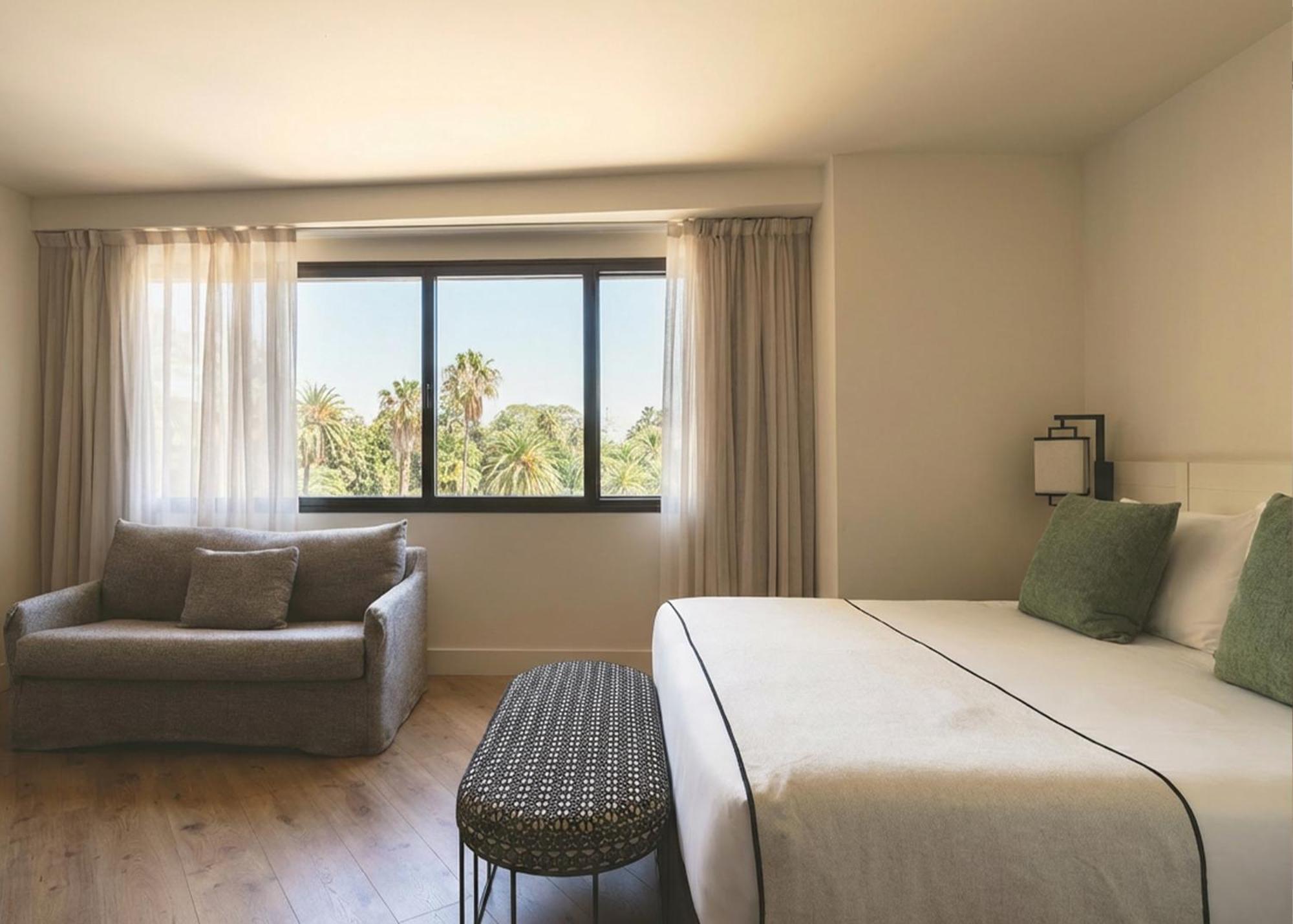 Deluxe Double or Twin Room 1