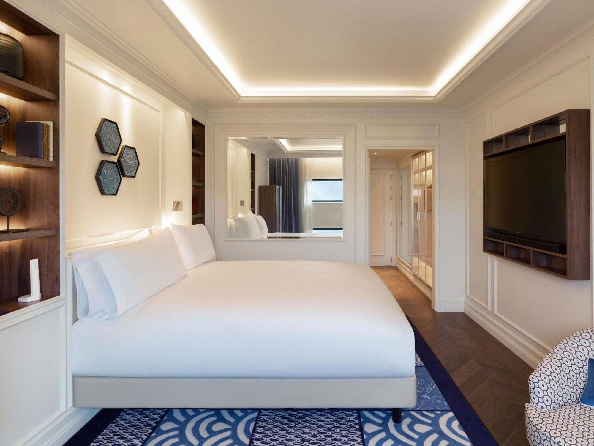 Luxury Double Room with Balcony and Garden View,1742584941:JPEG