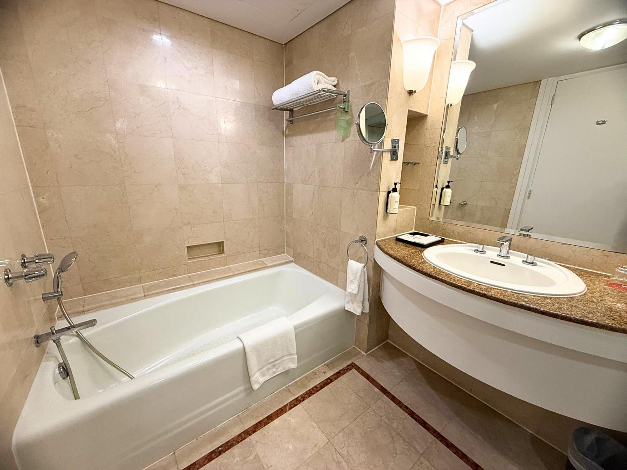 Deluxe Room One King Bed