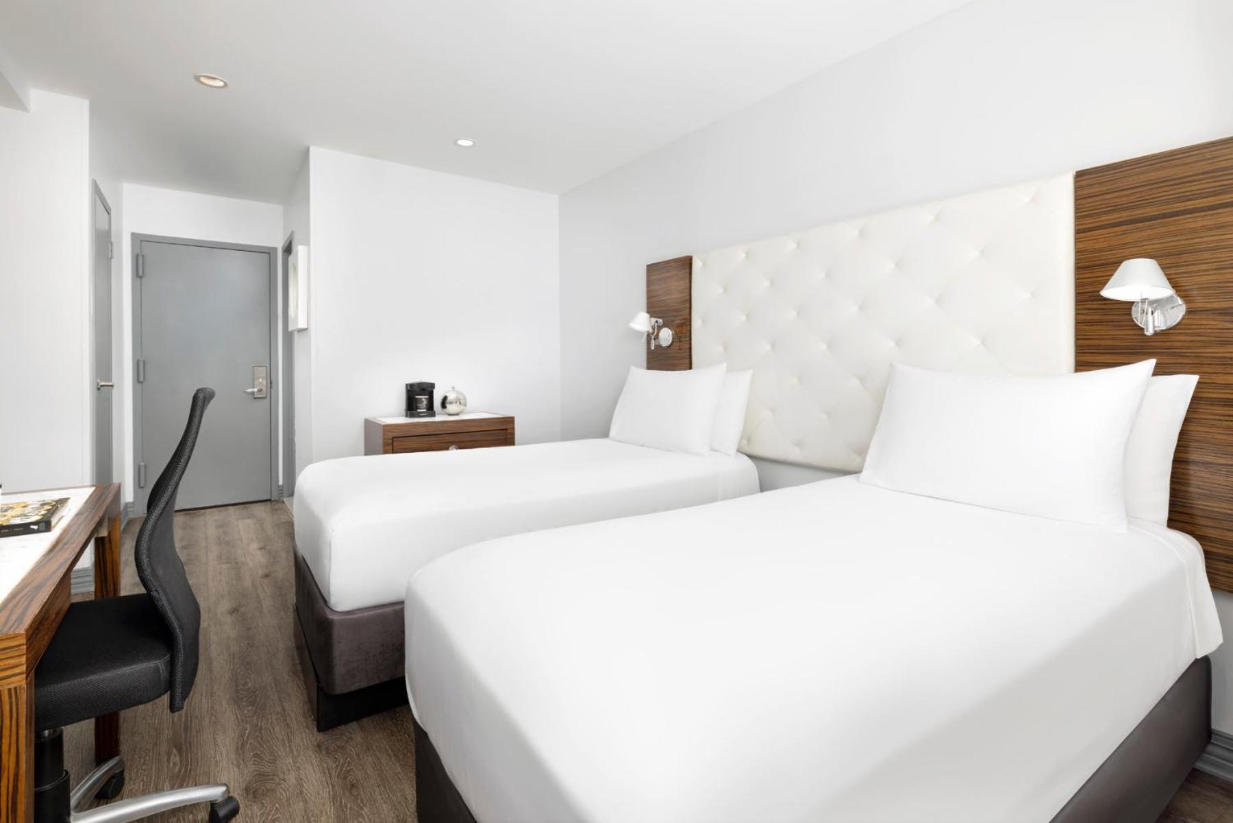Deluxe Double Double Room