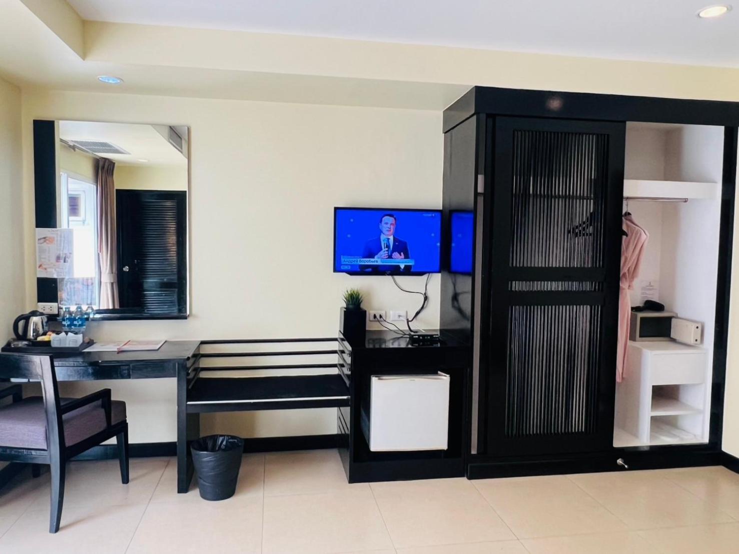 Deluxe Double or Twin Room