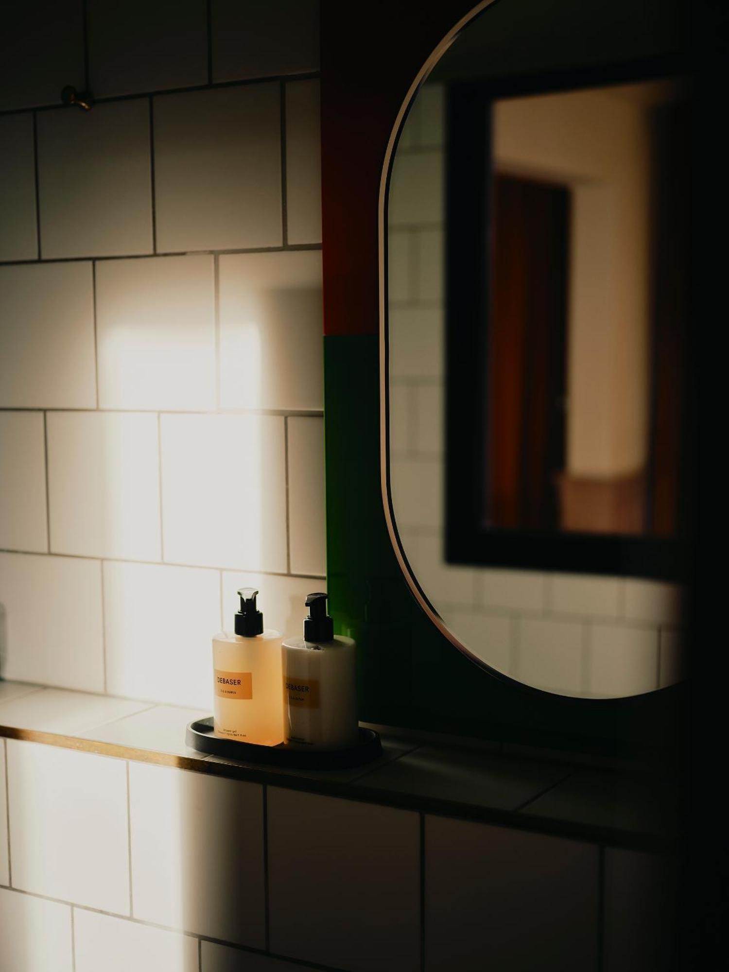 The Corner Suite