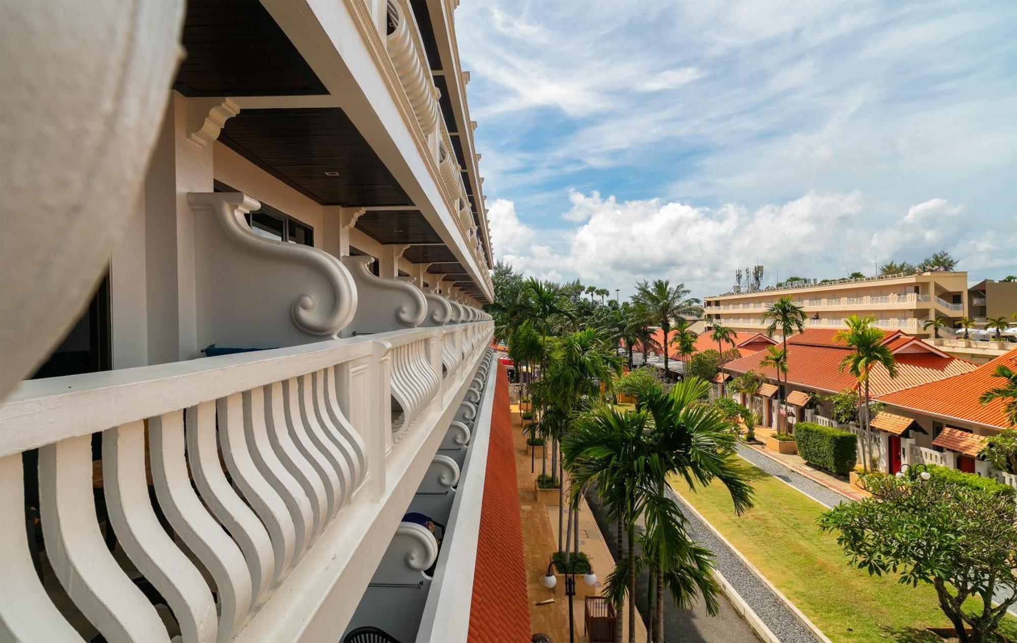 Deluxe Double or Twin Room Balcony Sino Wing