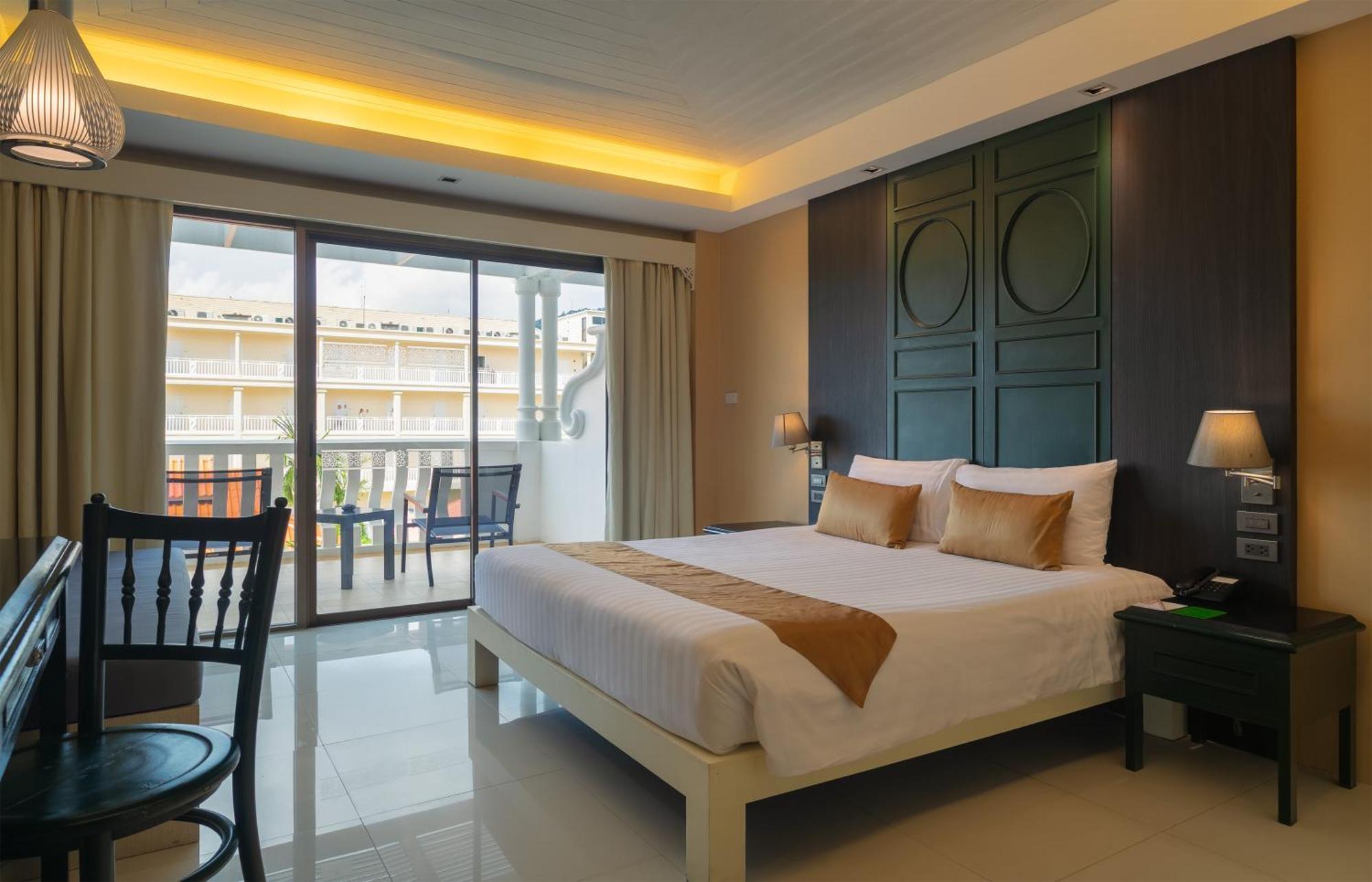 Deluxe Double or Twin Room Balcony Sino Wing