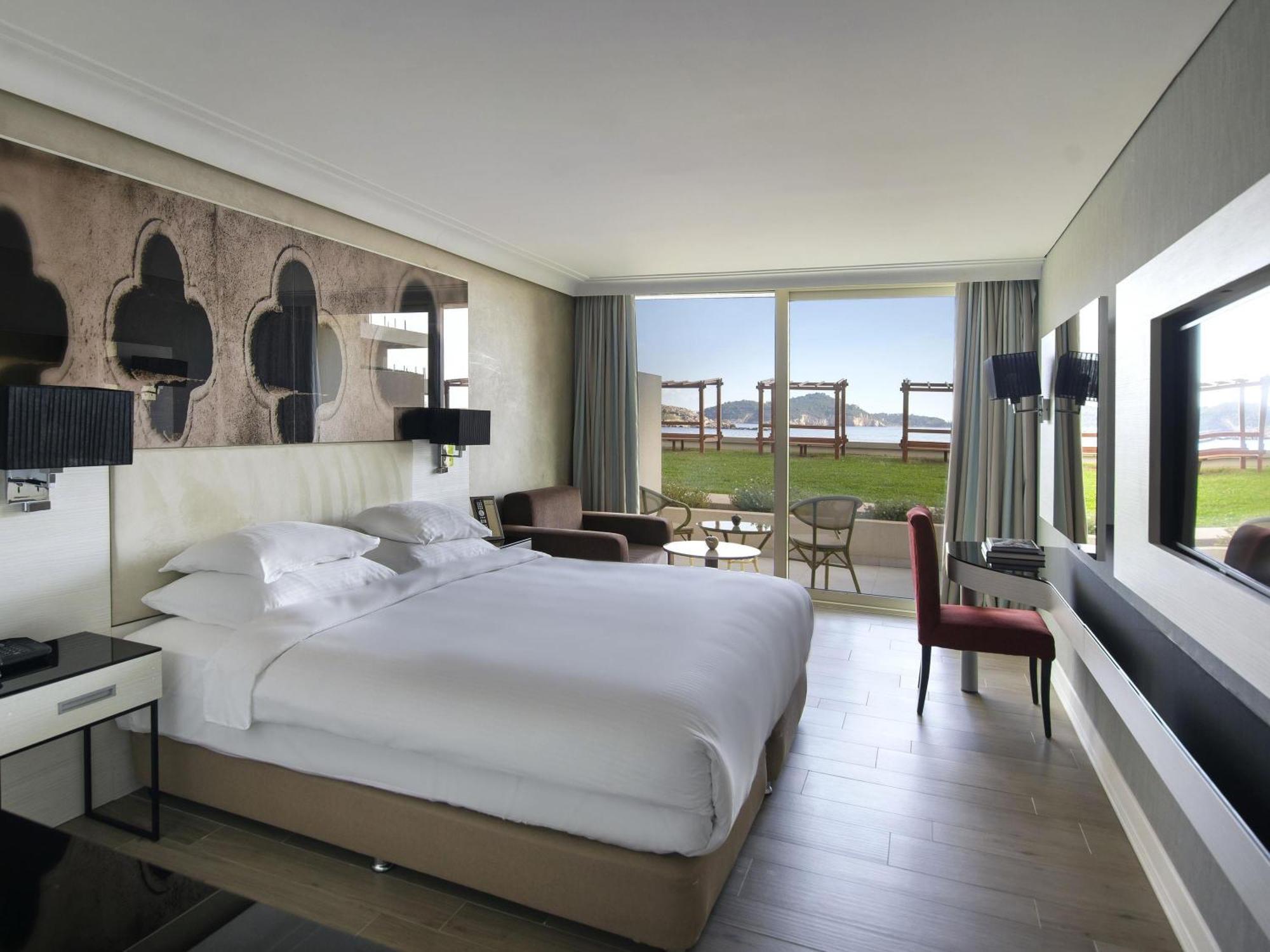 Superior Double Room Garden View Partial Sea View