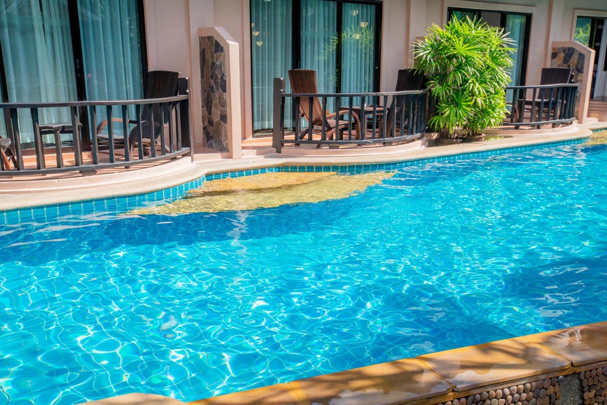 Grand Deluxe Double or Twin Room Pool Access