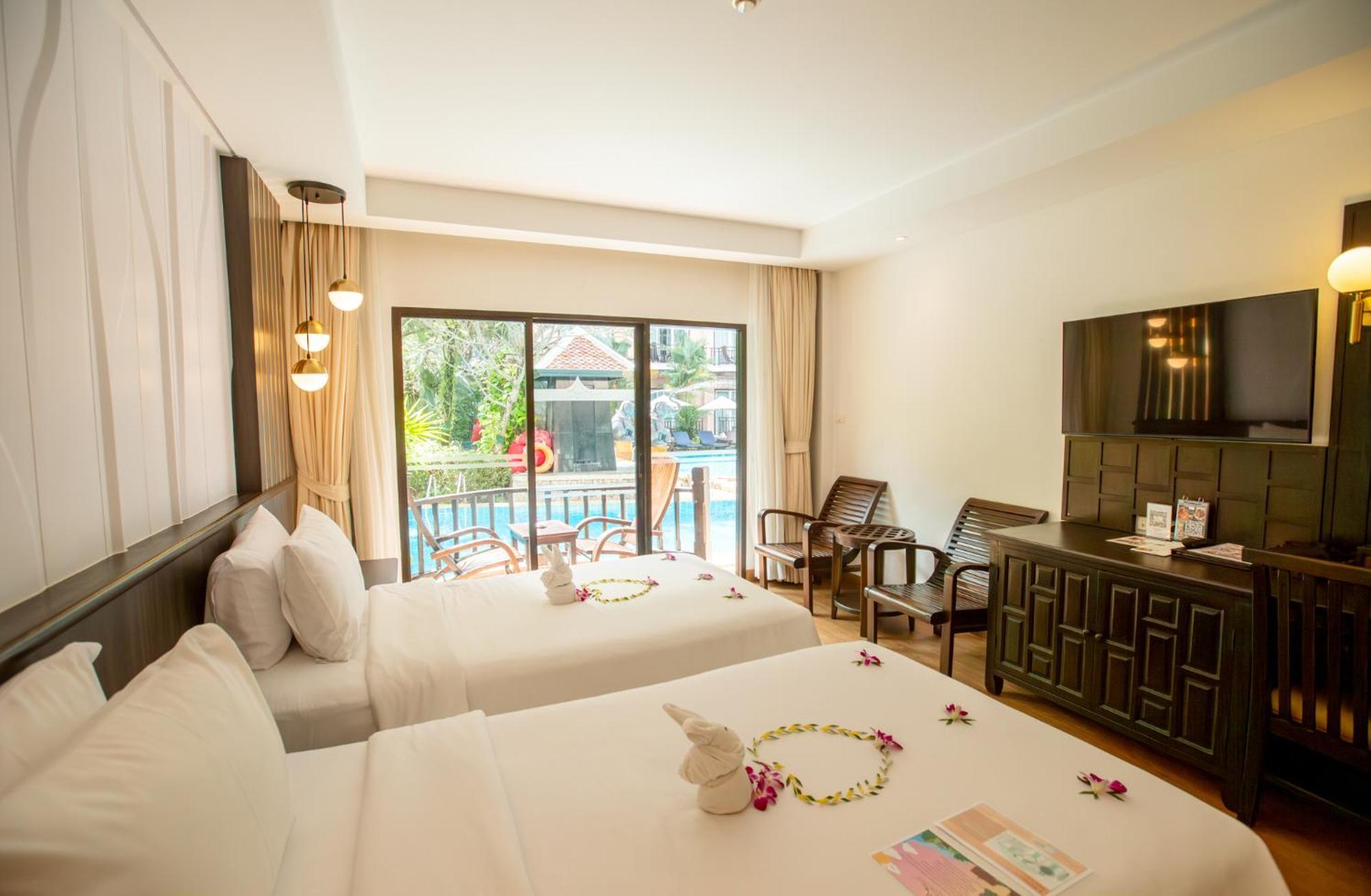 Grand Deluxe Double or Twin Room Pool Access
