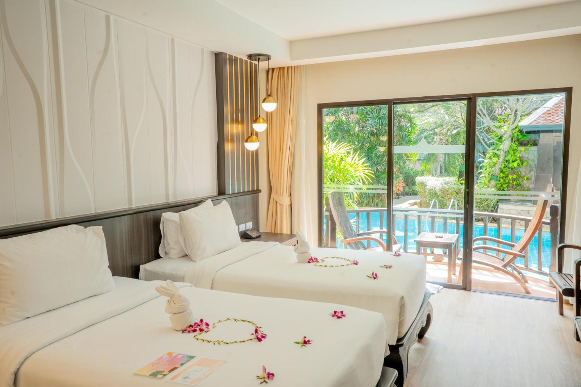 Grand Deluxe Double or Twin Room Pool Access