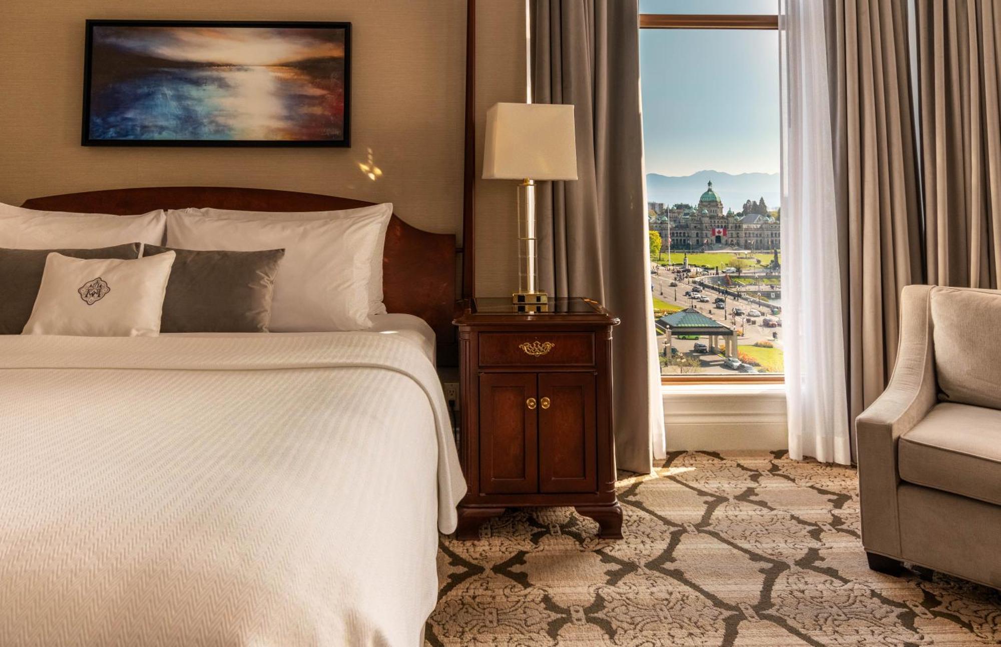 Signature Corner Room