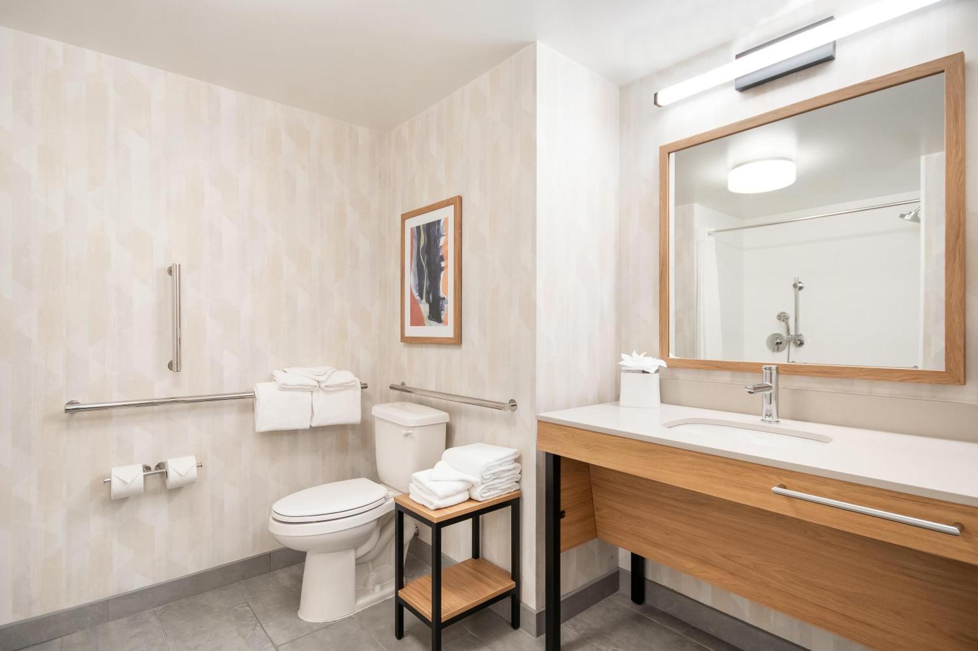 King Room Roll Shower Mobility Hearing Access or Non-Smoking