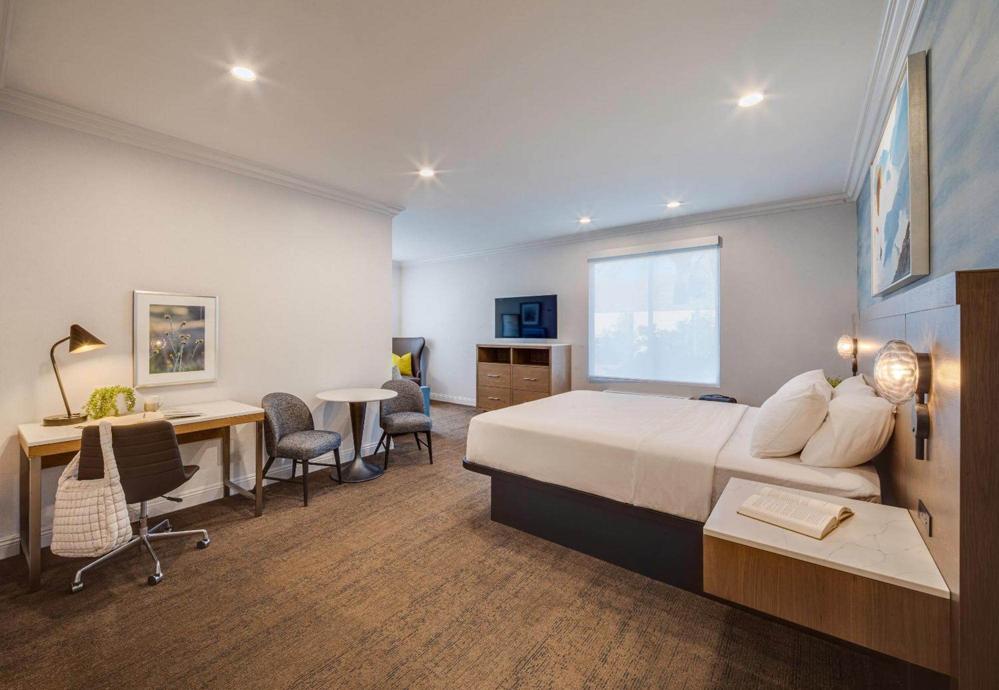 Superior King Room