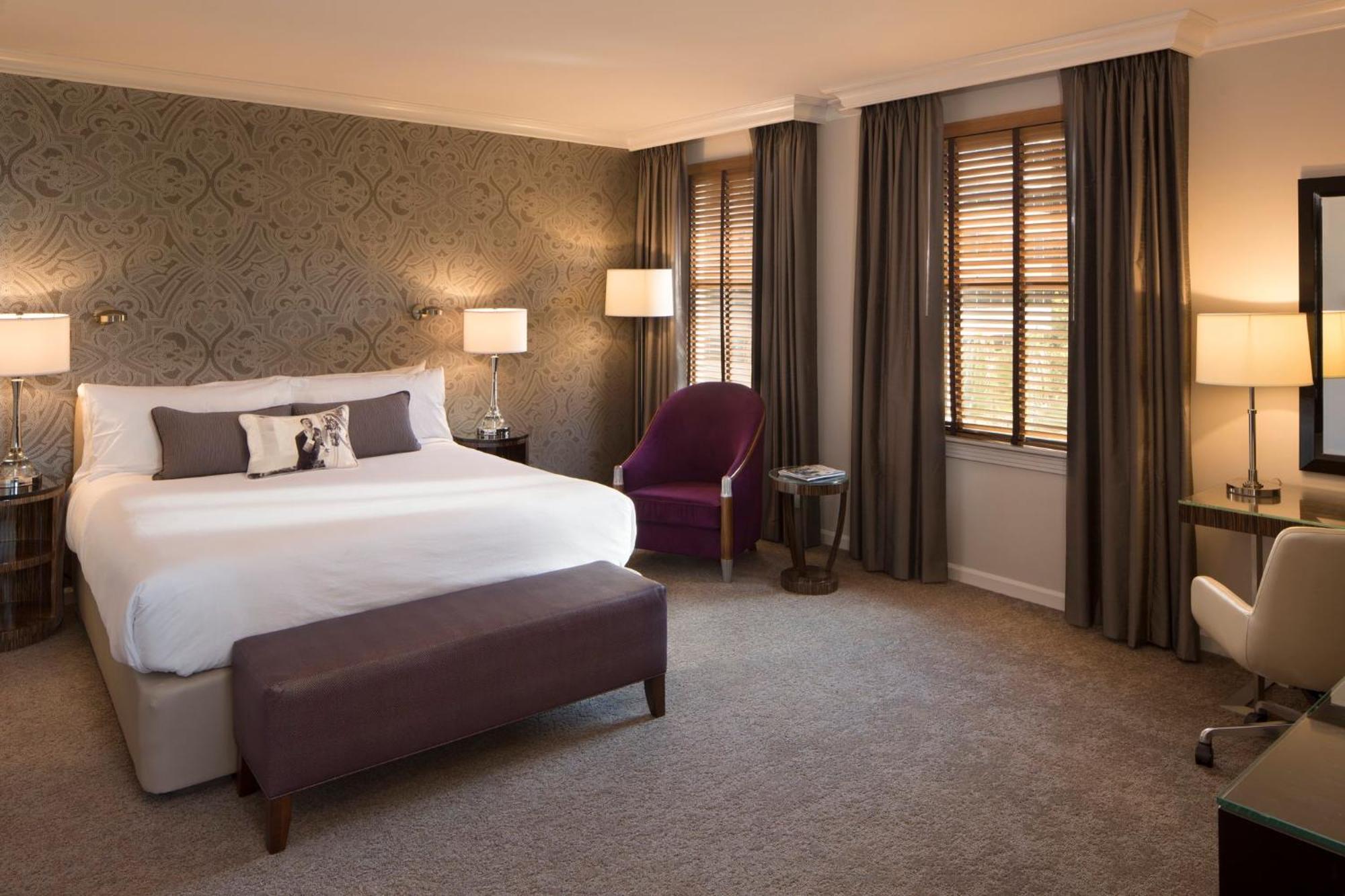 Standard King Room City View