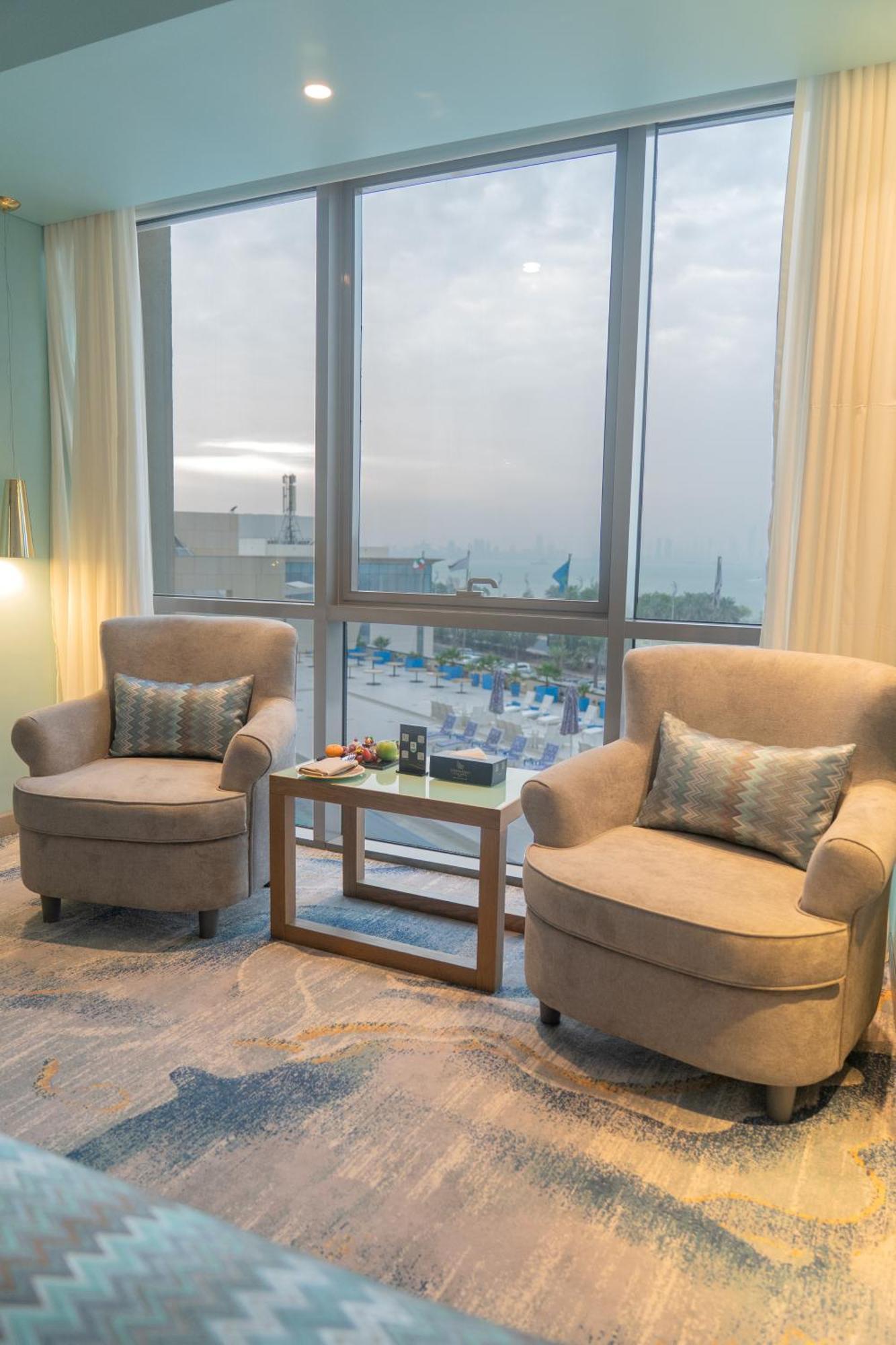 Premium Superior King Room Symphony Lounge Access