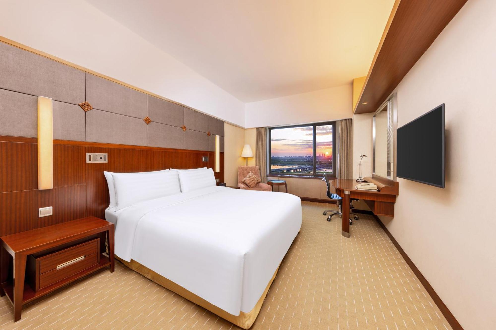 Deluxe King Room with River View