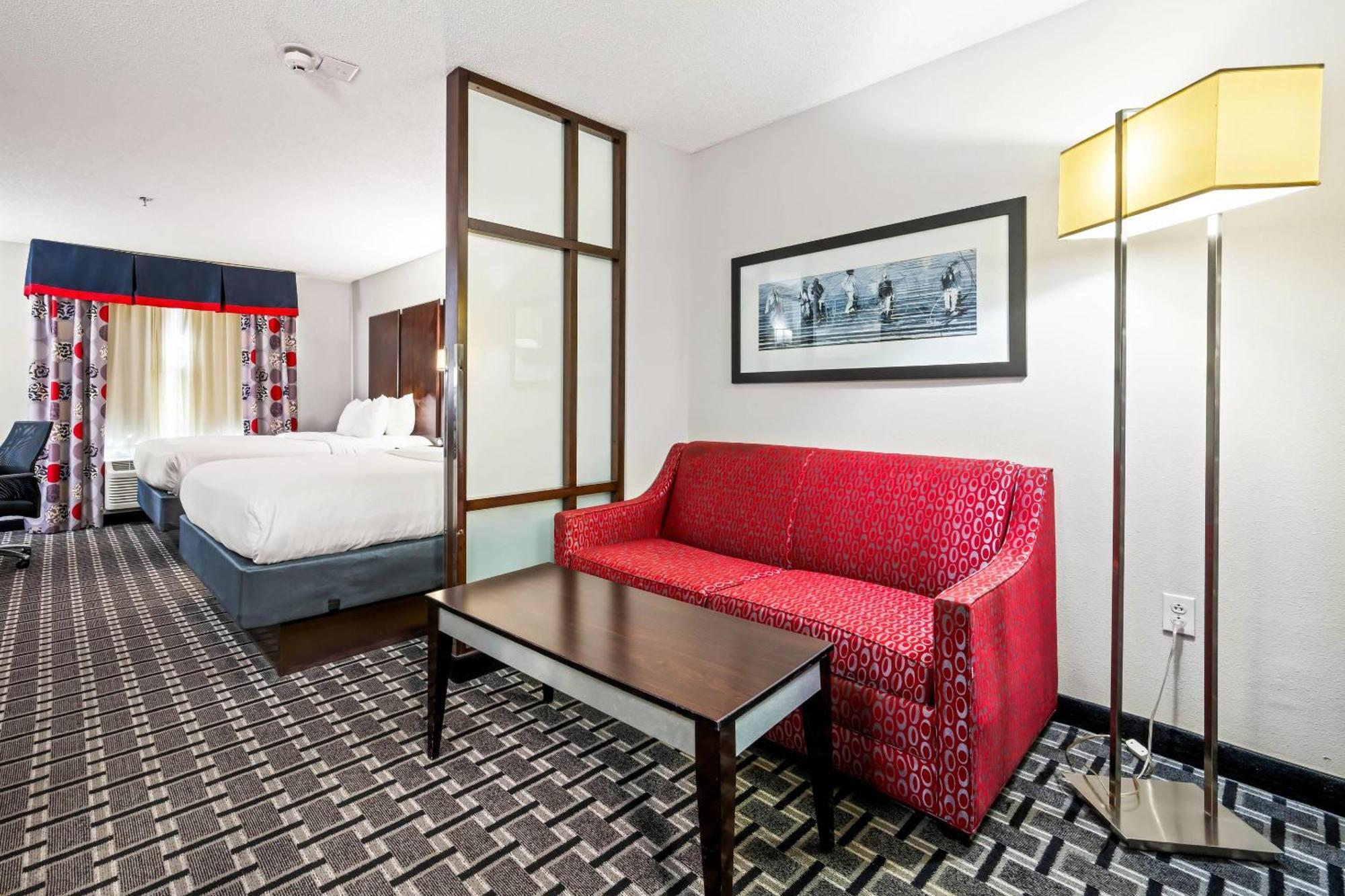 Queen Suite Two Queen Beds
