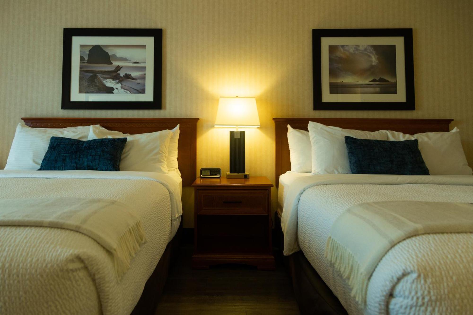 Queen Room Two Queen Beds Lake View