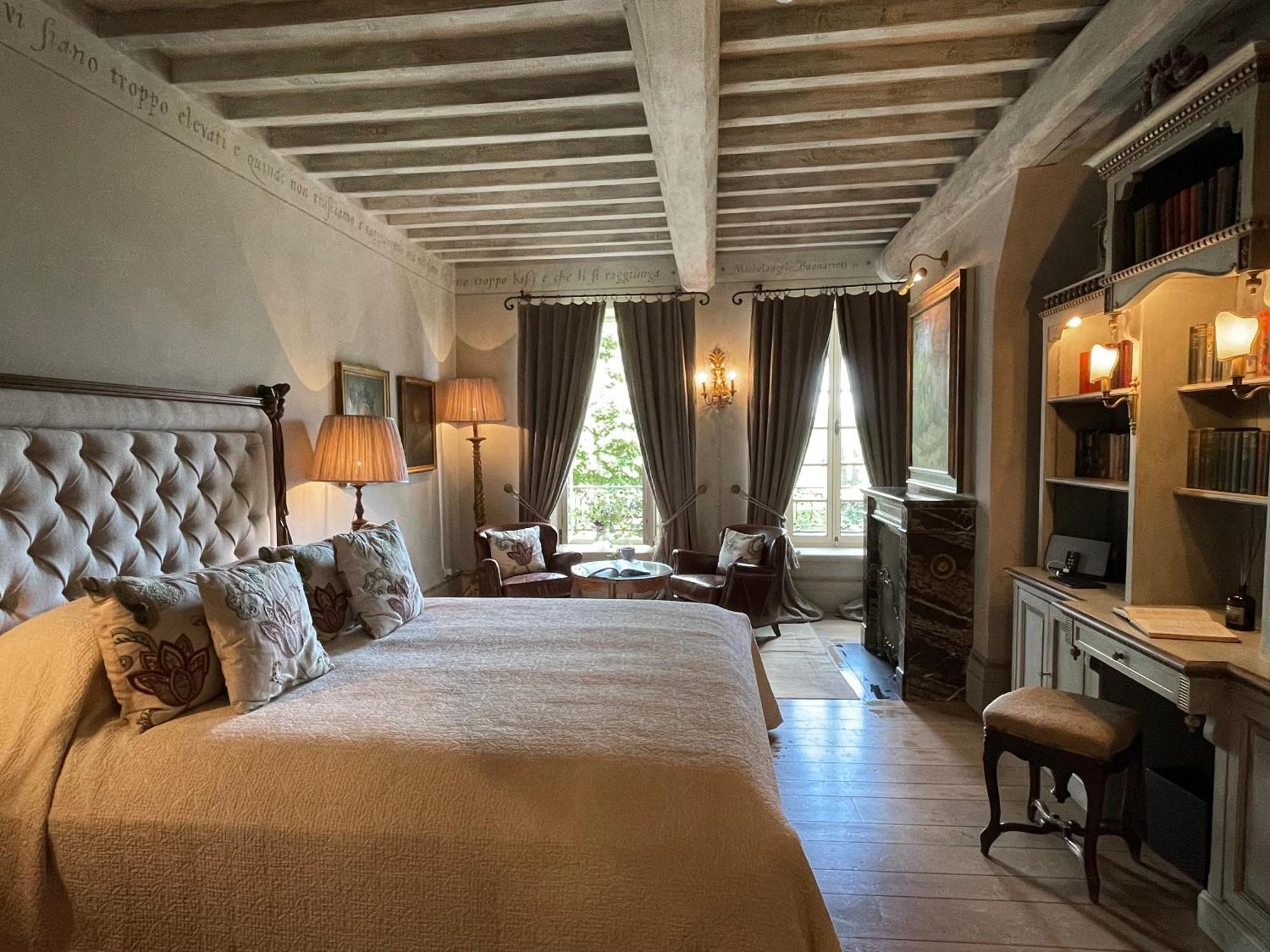 Suite,1742714367:JPEG