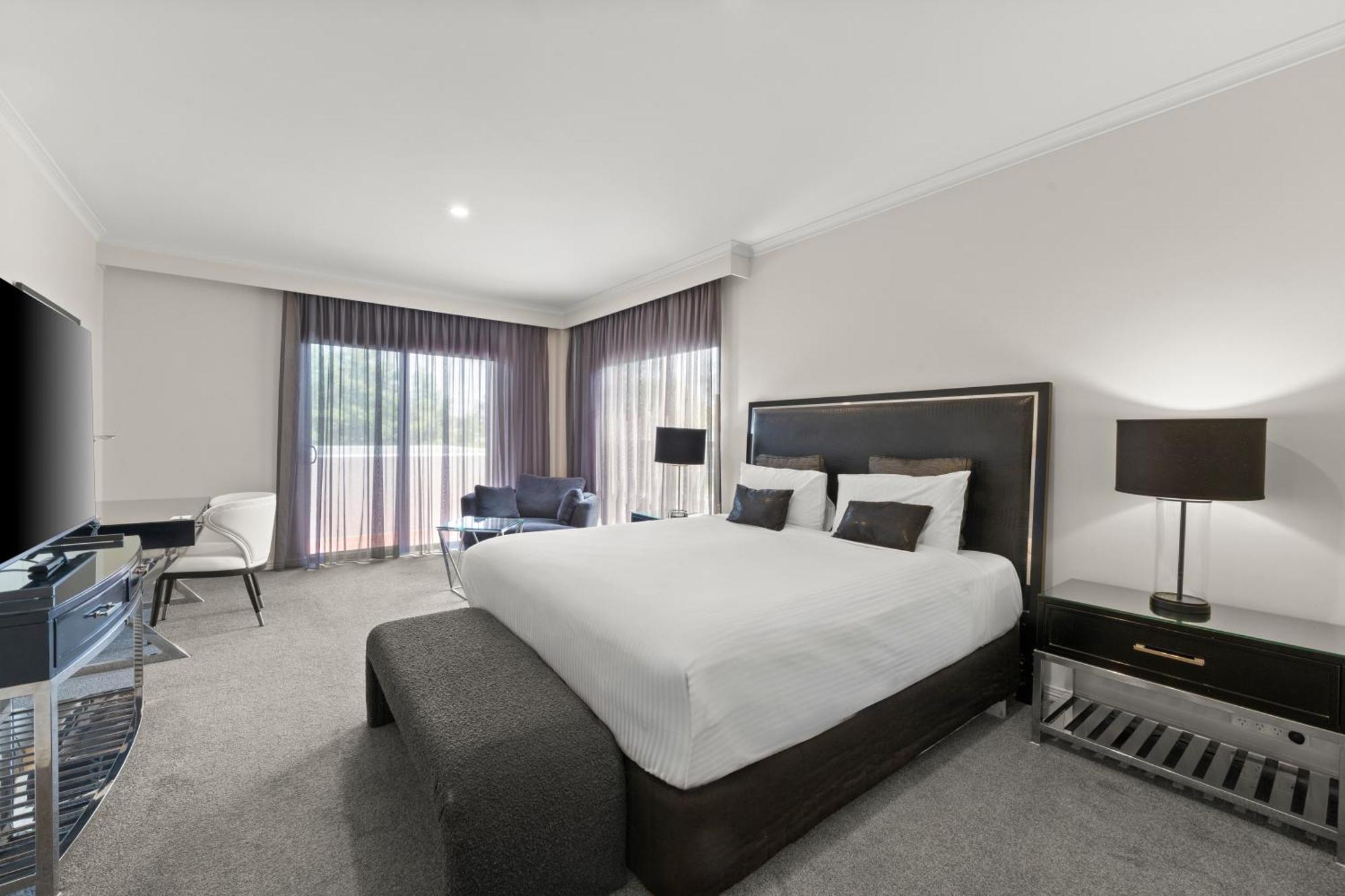 Executive King Room,1742717069:JPEG