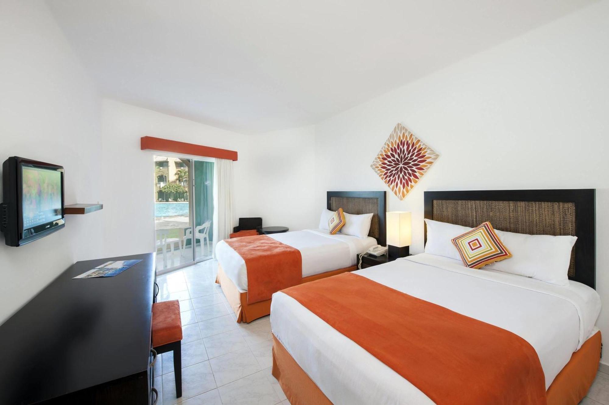 Deluxe Double Room Mobility Accessible Pool View Balcony or Terrace or Non-Smoking