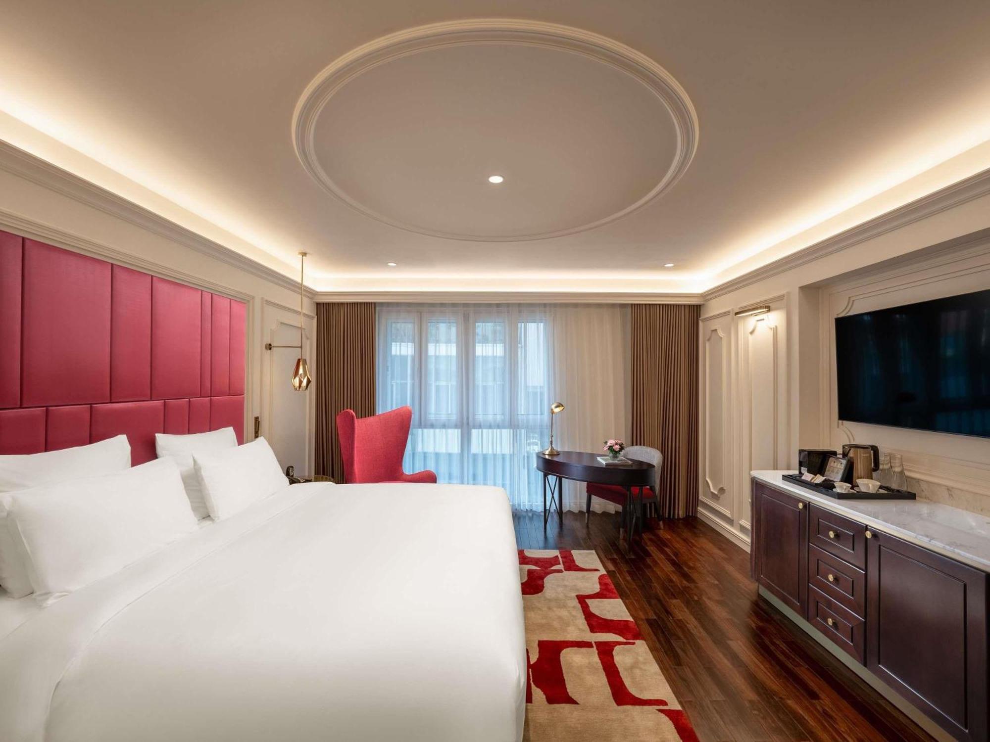 Deluxe King Room