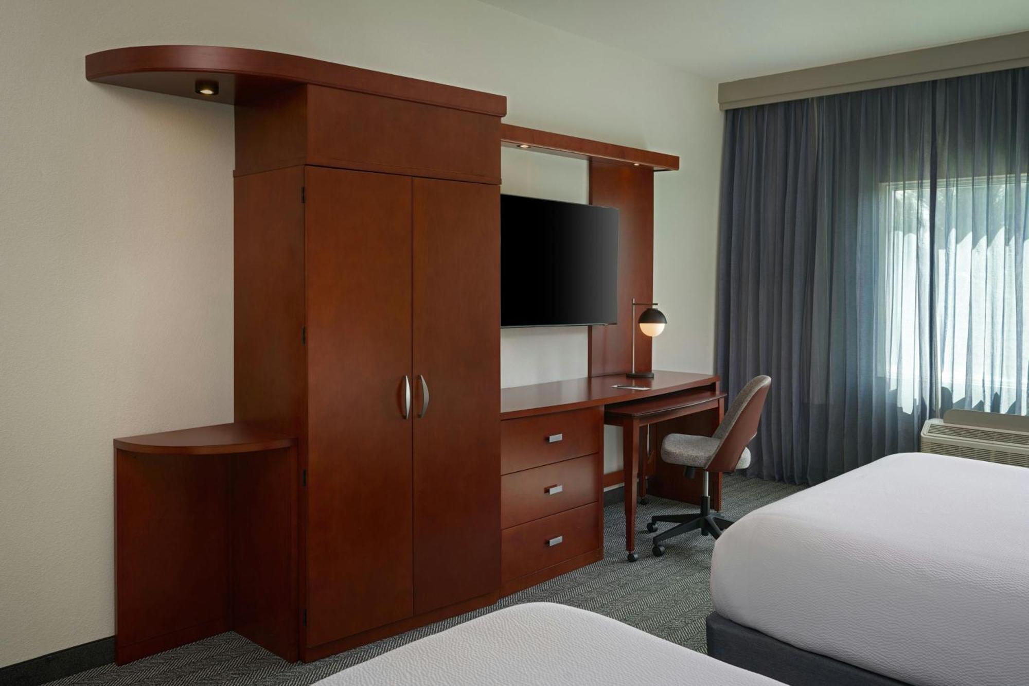 Queen Room Two Queen Beds Bathtub Mobility Access or Hearing Accessible