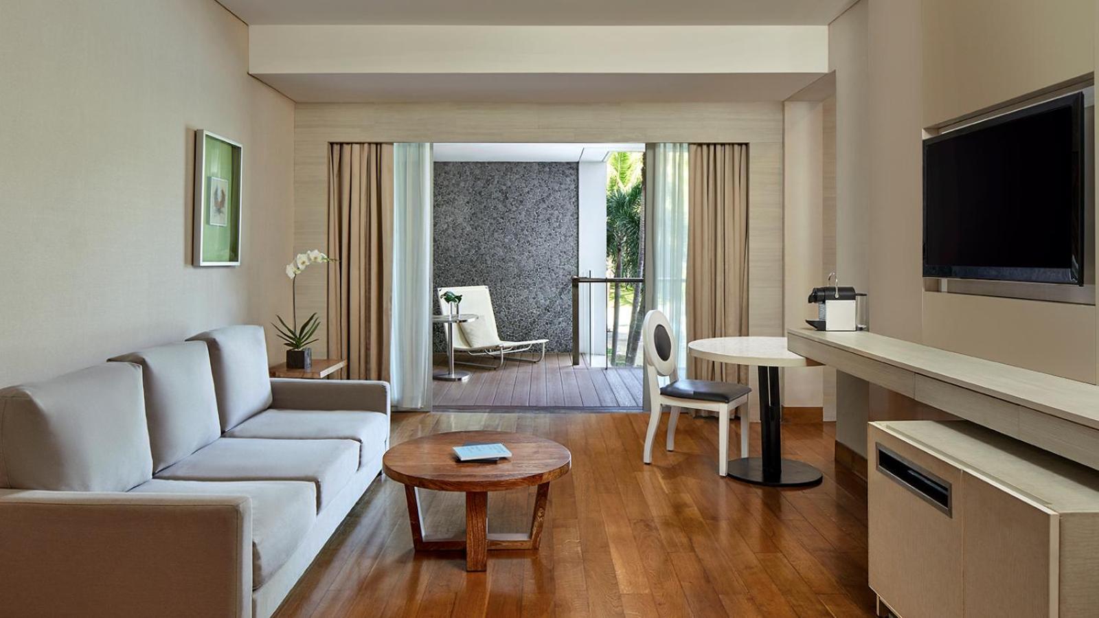 Pool Suite with Free Daily Minibar,1742785888:JPEG