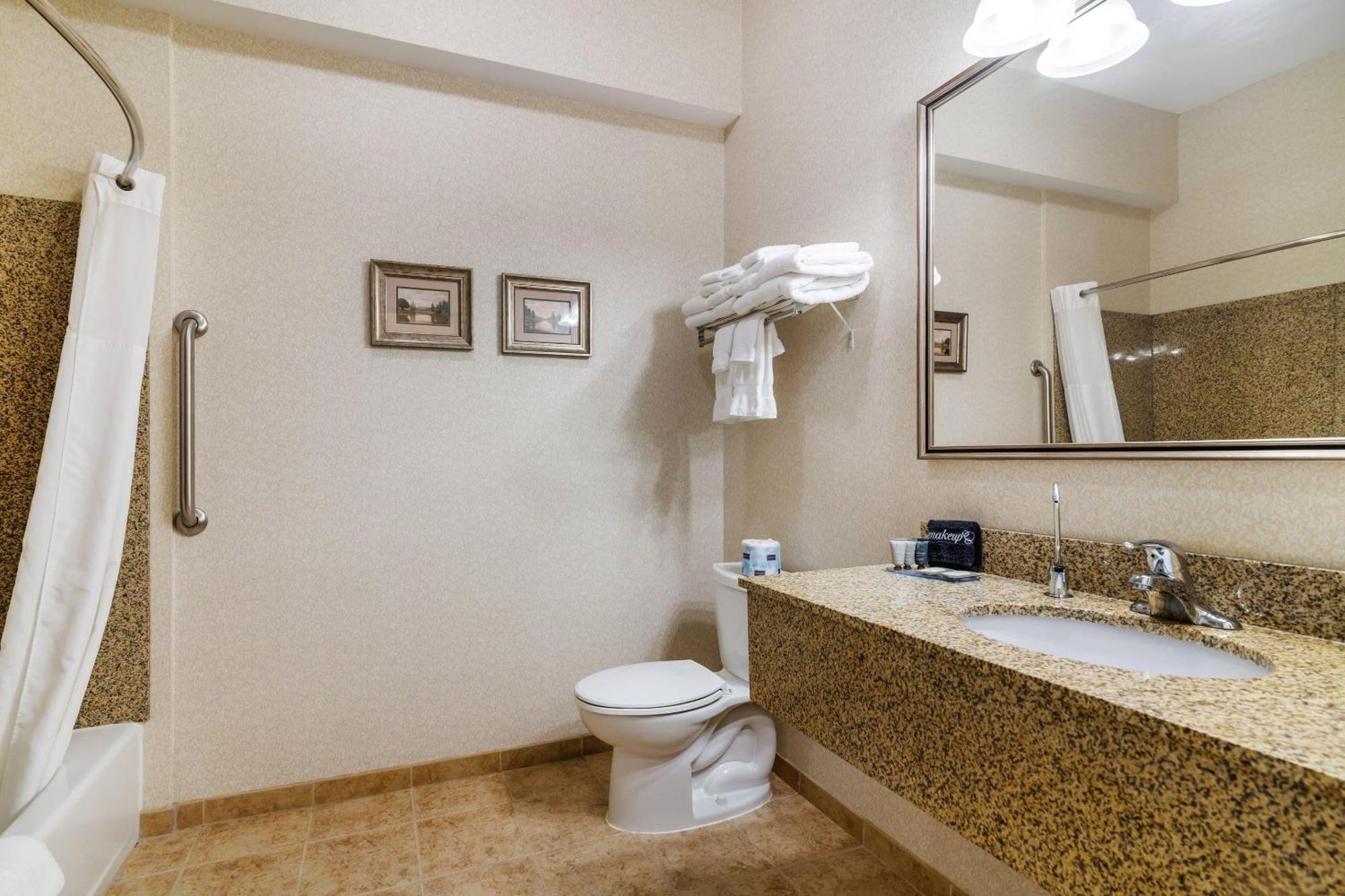 Deluxe Queen Room Two Queen Beds Non-Smoking