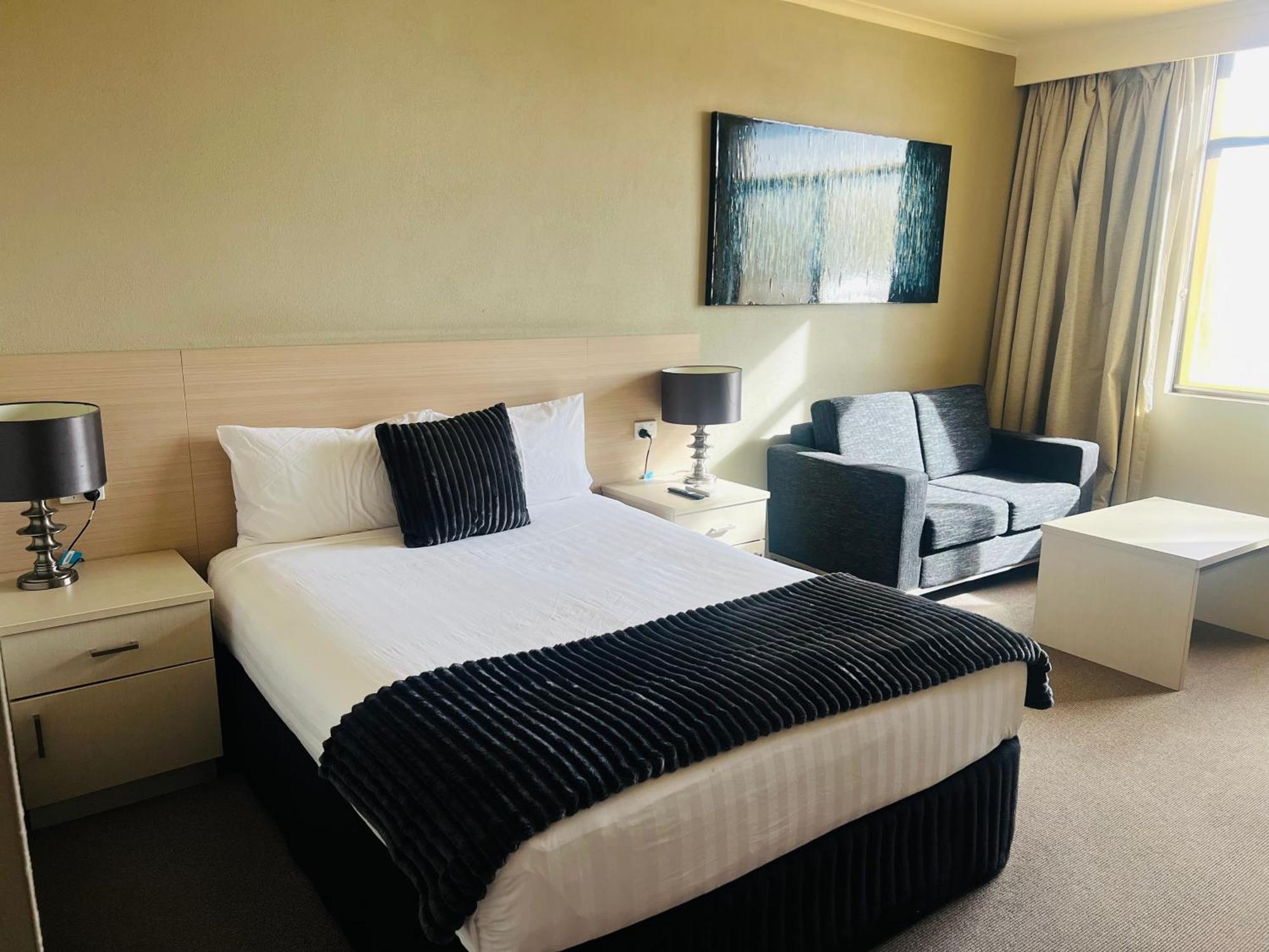 Hotel Deluxe Room,1742838396:JPEG