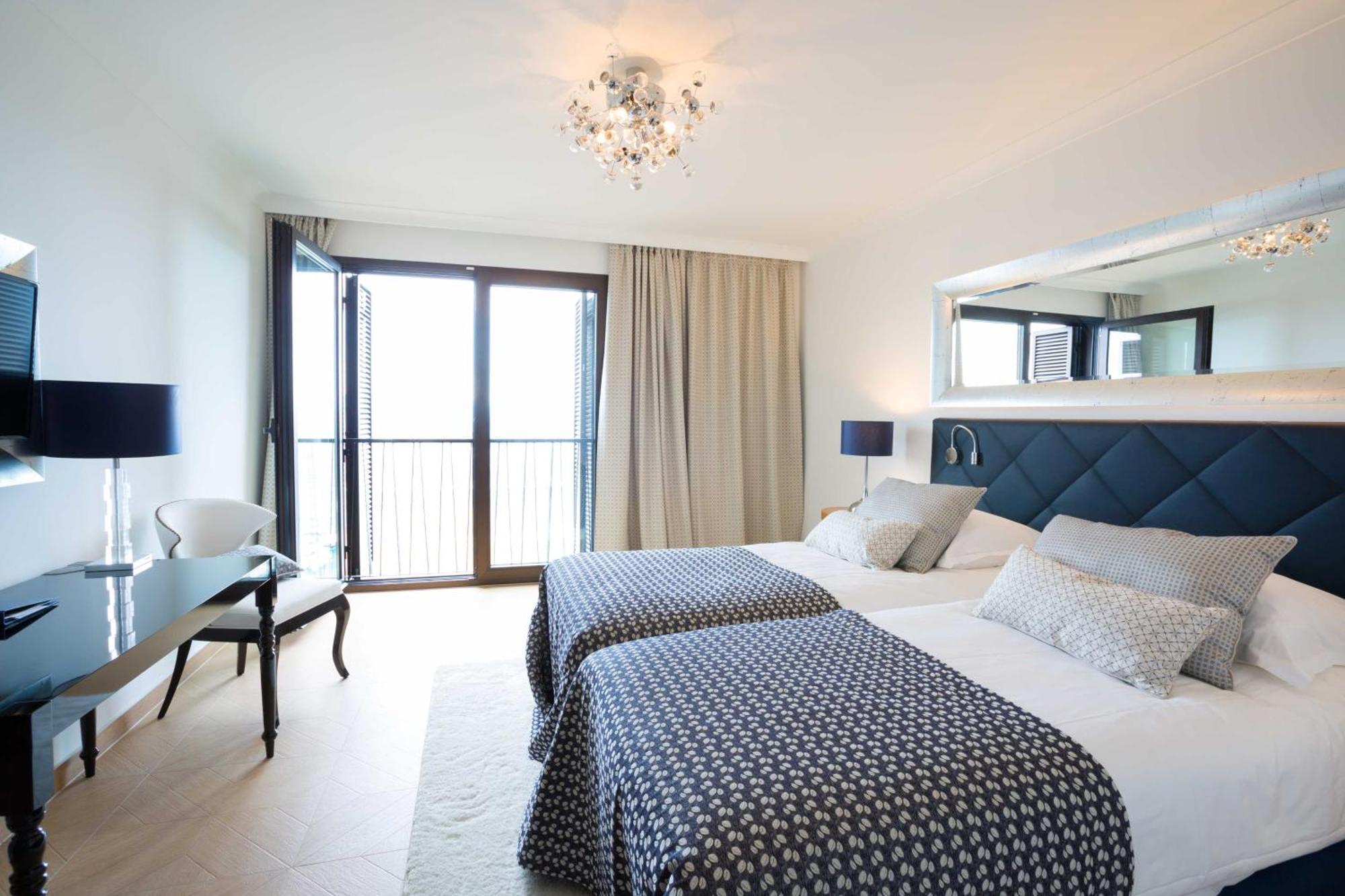 Deluxe Double or Twin Room Sea View