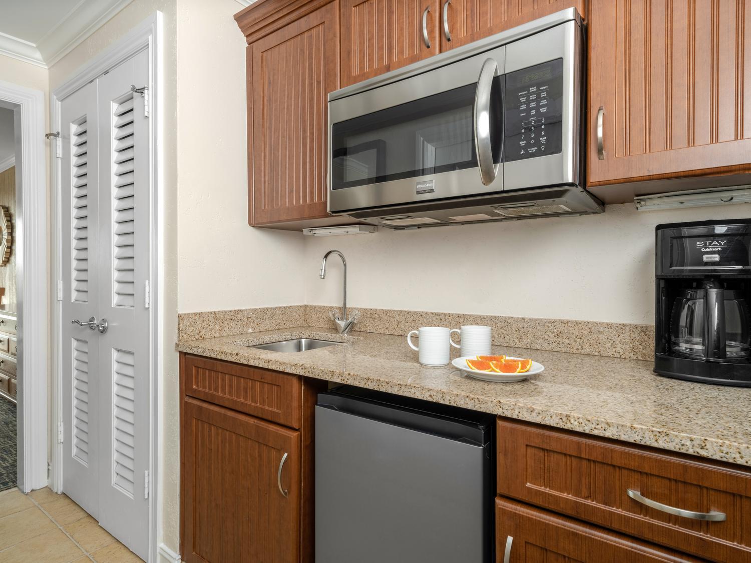 Studio,1743083497:JPEG