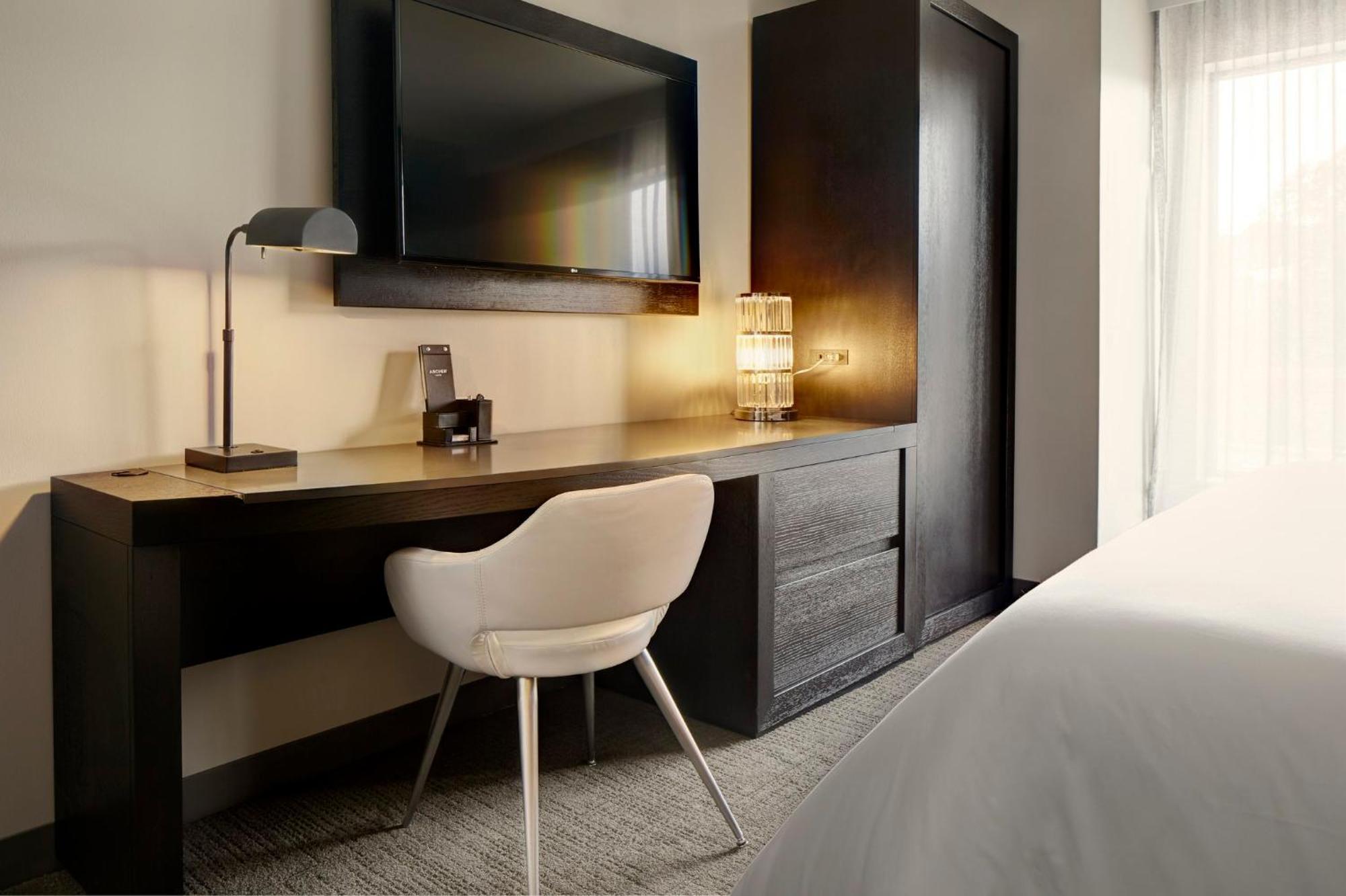 Classic King Guest Room,1769931093:JPEG