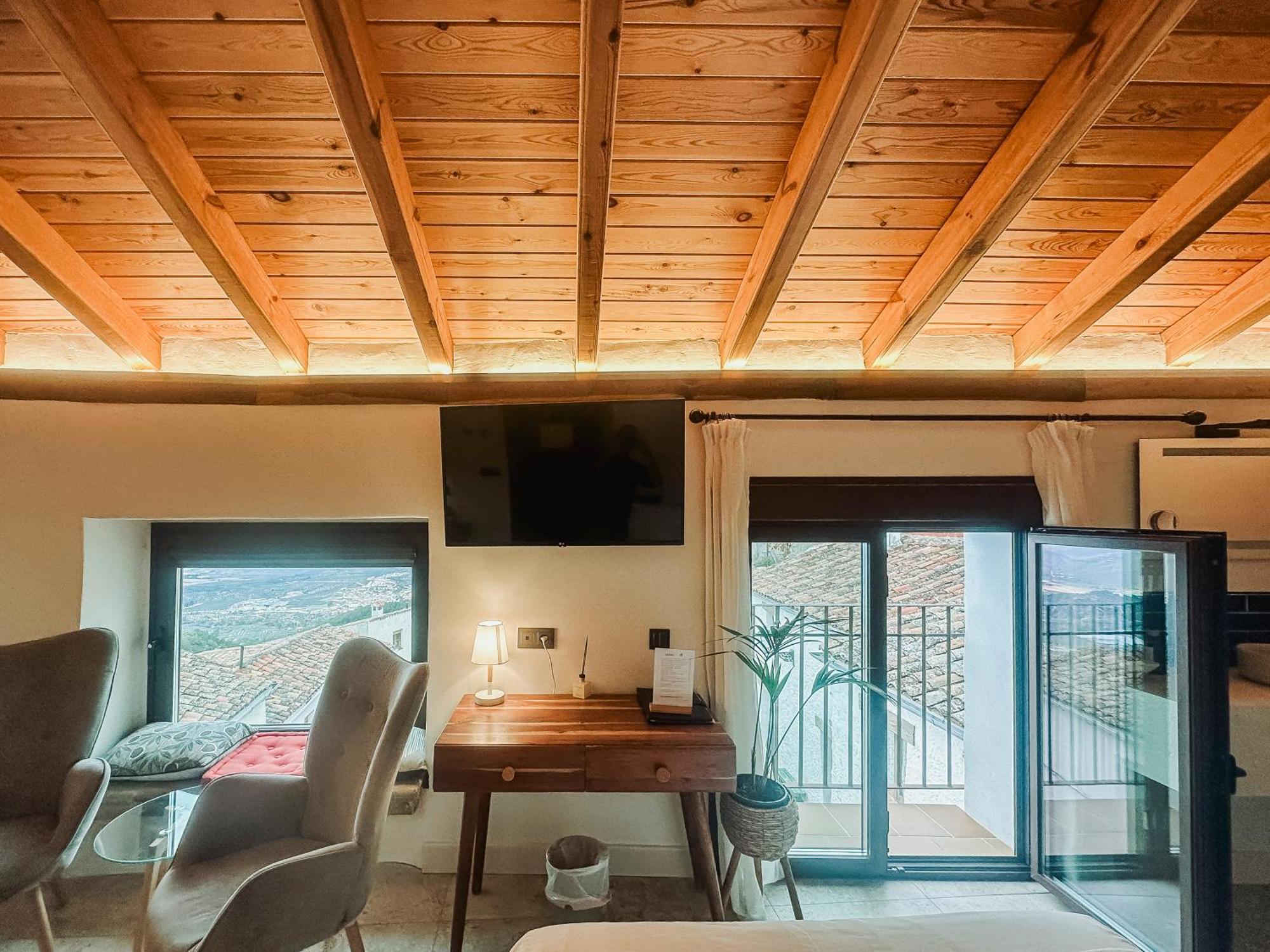 Deluxe Double Room Balcony Mountain View Bathtub