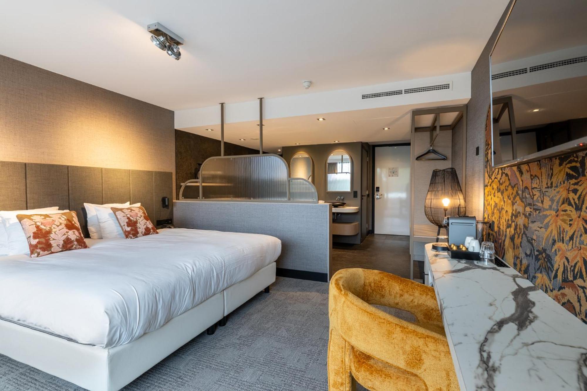 Superior King Room