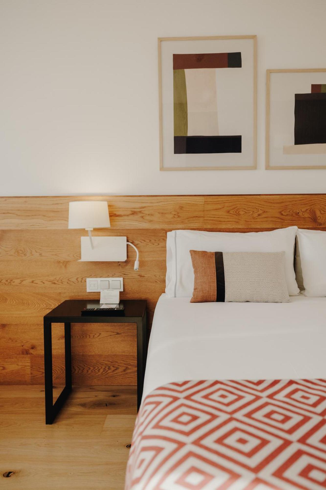 Double or Twin Room,1746819635:JPEG