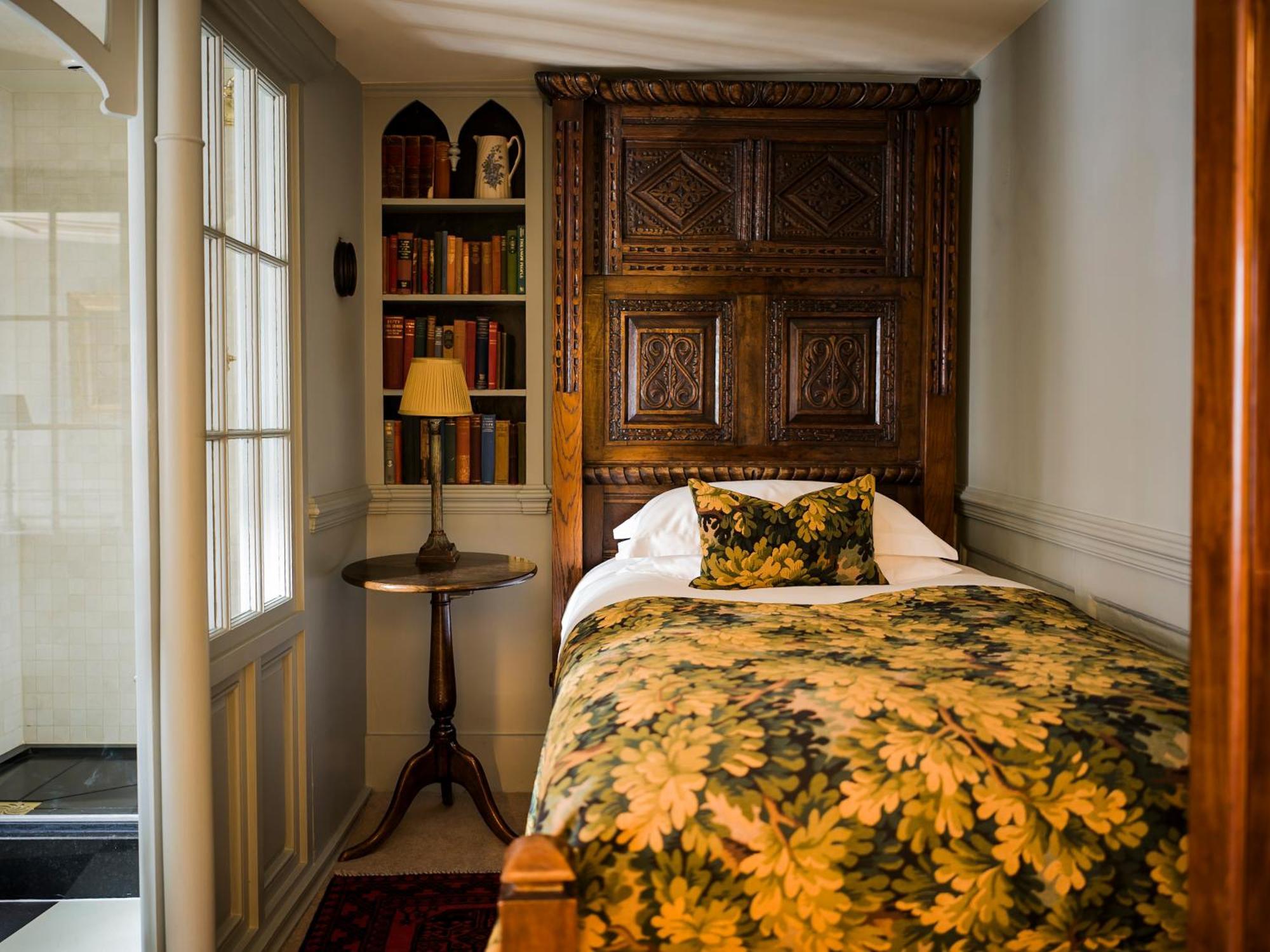 Club Single Room
