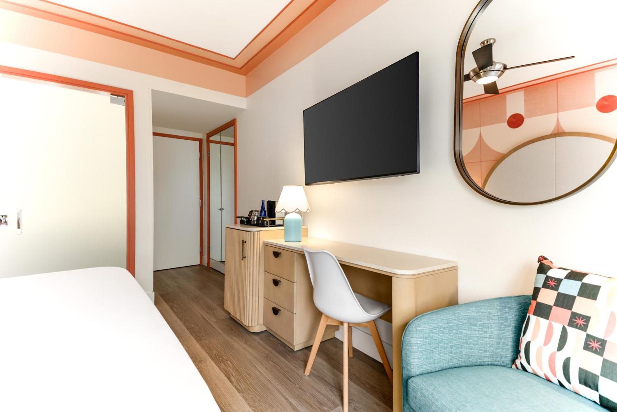Deluxe King Room Ocean View