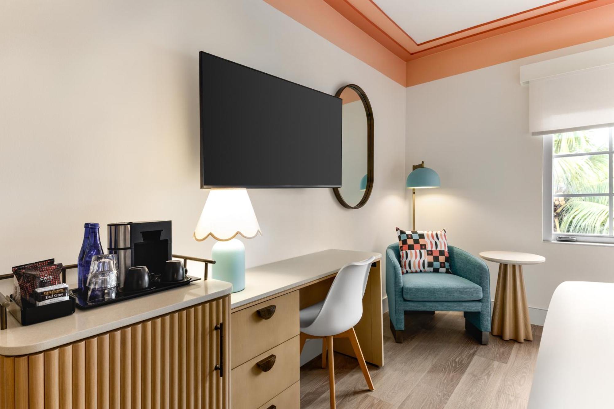 Deluxe King Room Ocean View