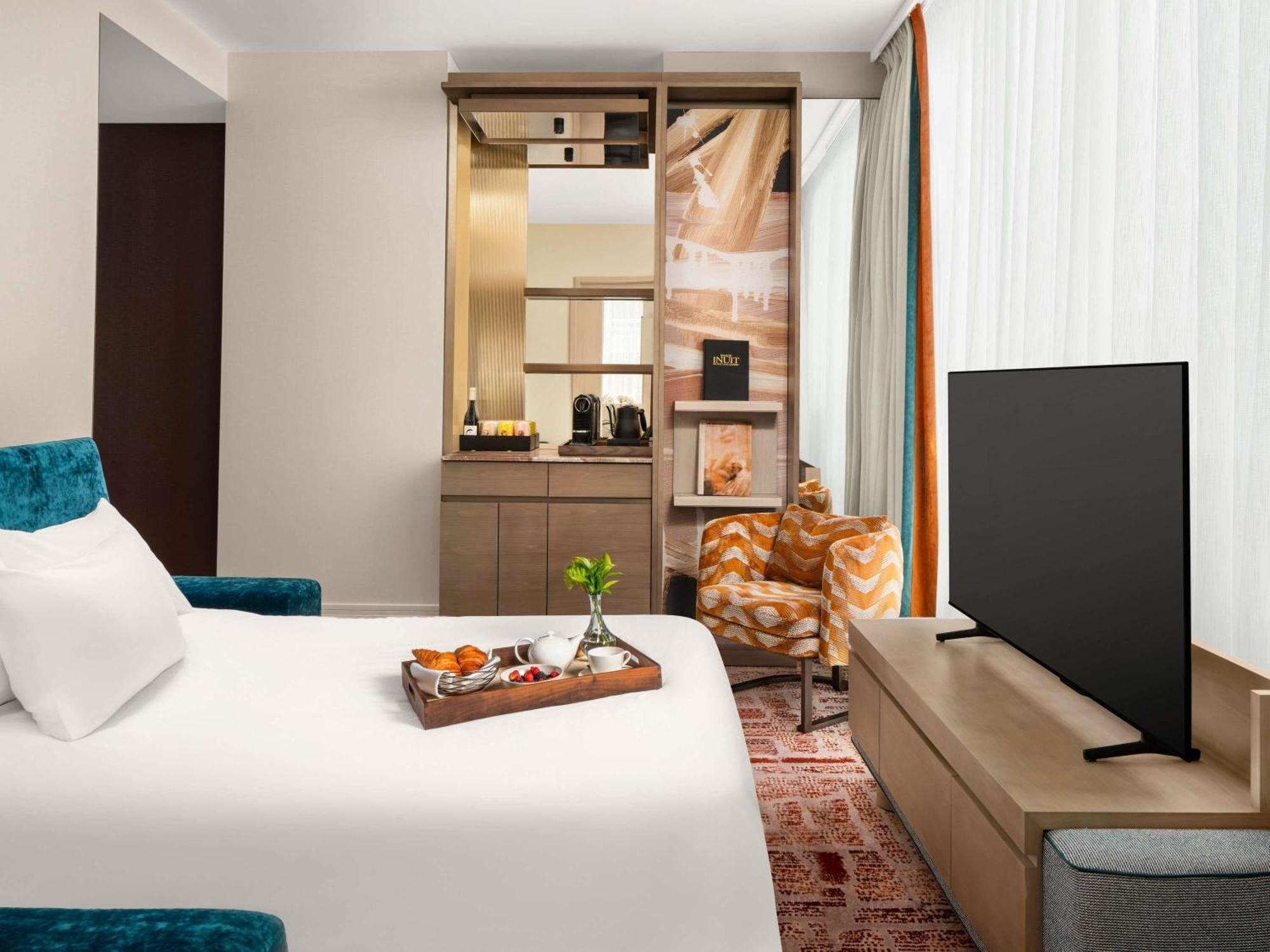 One-Bedroom Prestige Corner King Suite with Sofa Bed,1746841614:JPEG